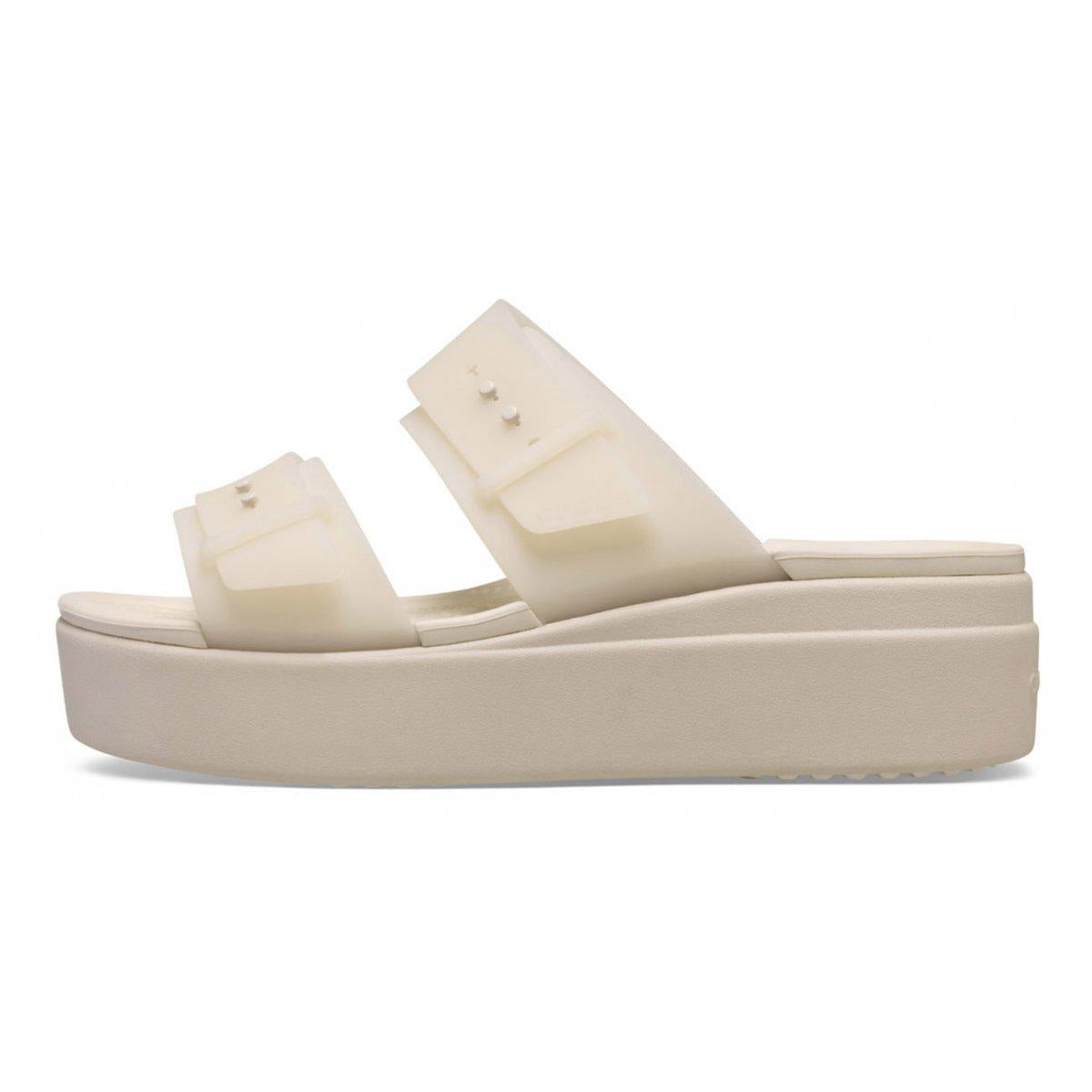 Brooklyn Buckle Frosted Low Wedge Donna Sandstone CR210980 SDST CROCS