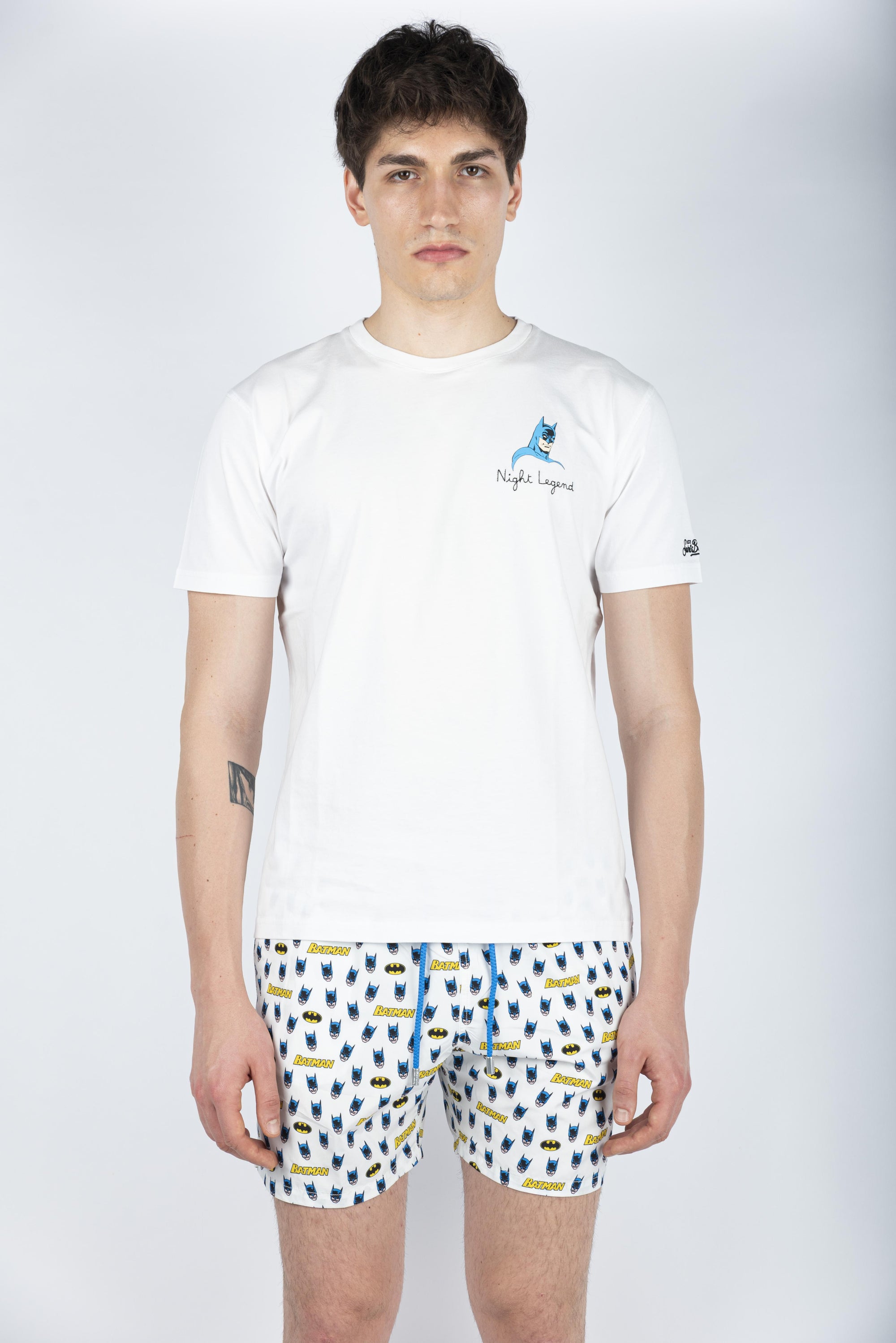 T-shirt in cotone con ricamo Batman Night Legend bianco Special Edition TSHM001 04963H MC2 SAINT BARTH