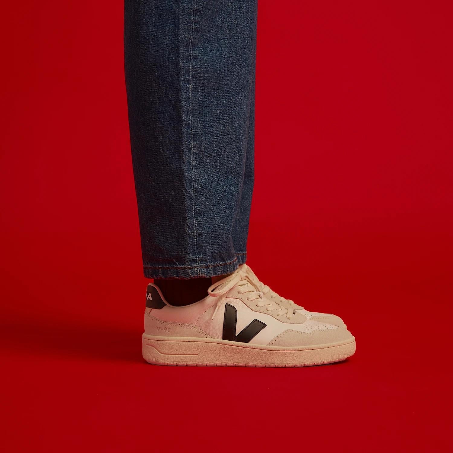 Sneaker V-90 leather white black VD2021 061 VEJA
