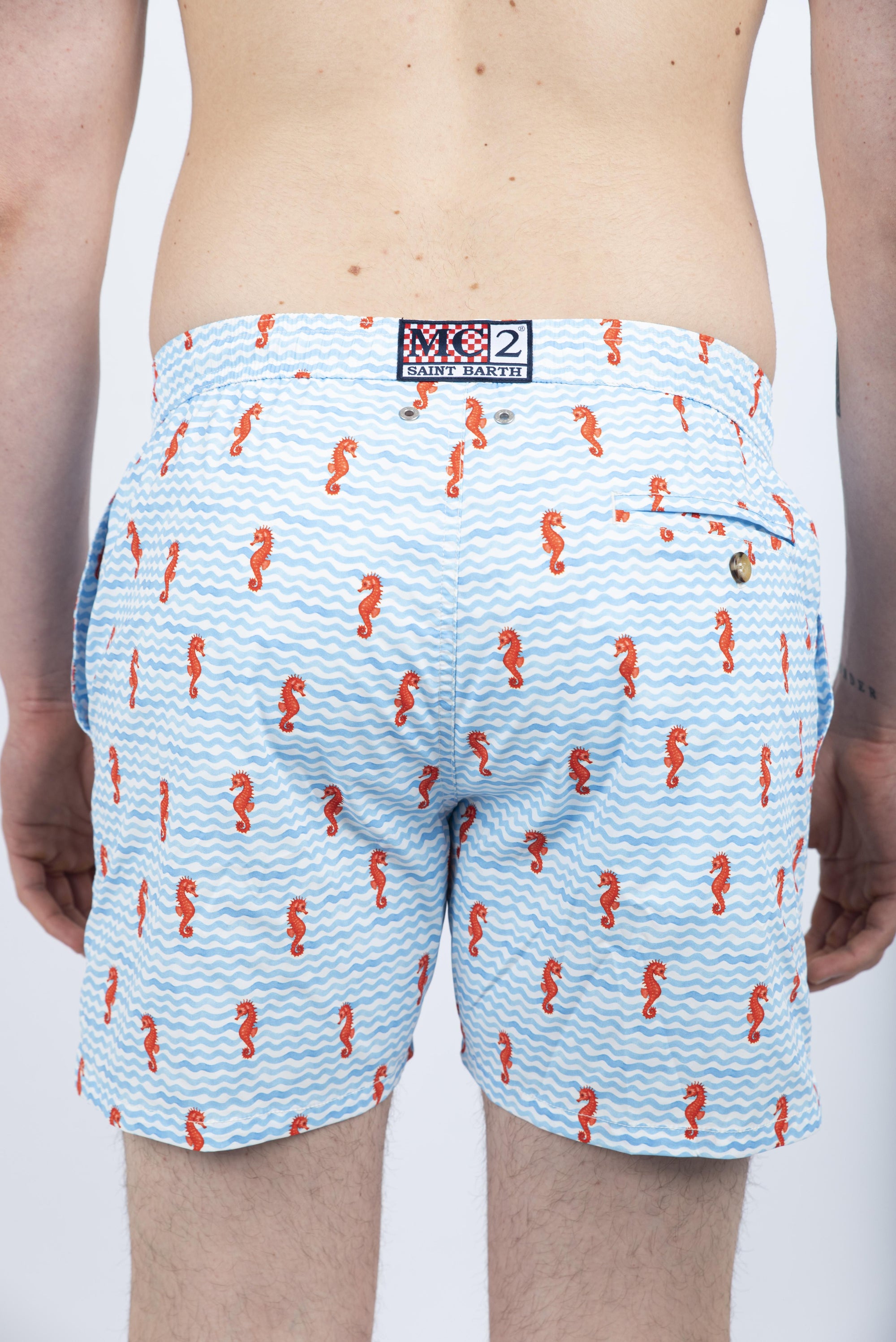 Costume classico elasticizzato Comfort Light con stampa cavallucci marini azzurro COM0009 03638H MC2 SAINT BARTH