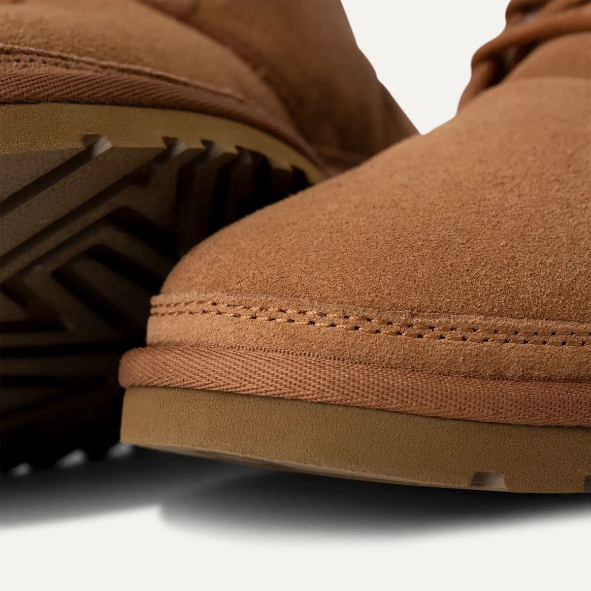 Uomo Stivali Neumel in pelle scamosciata 3236 CHE UGG 