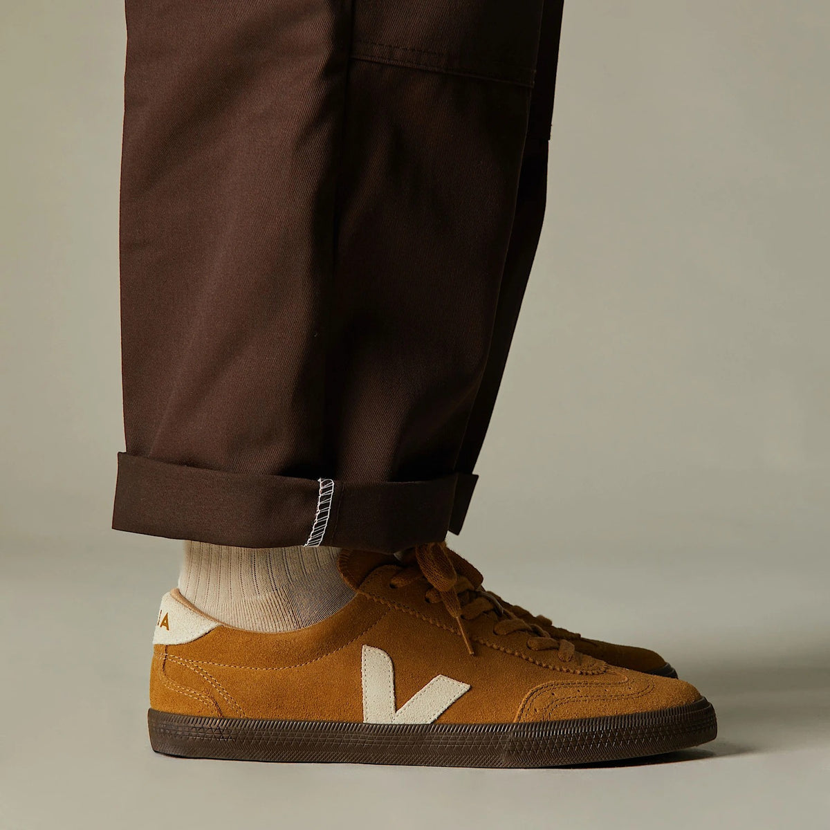Sneakers tenda volley suede naturale VO0303 724 VEJA 