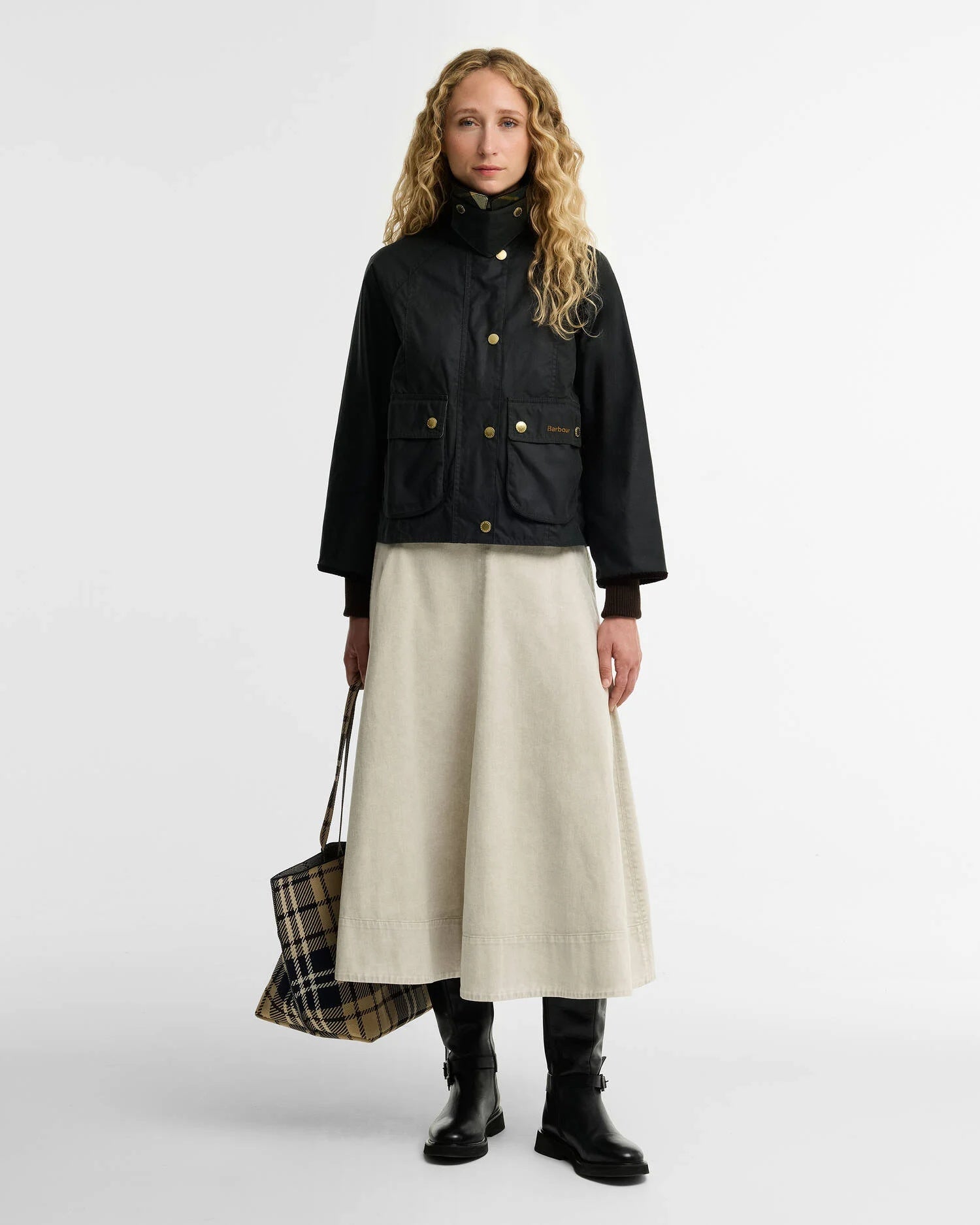 Giacca cerata Beadnell dal taglio crop LWX1403 SG51 BARBOUR 