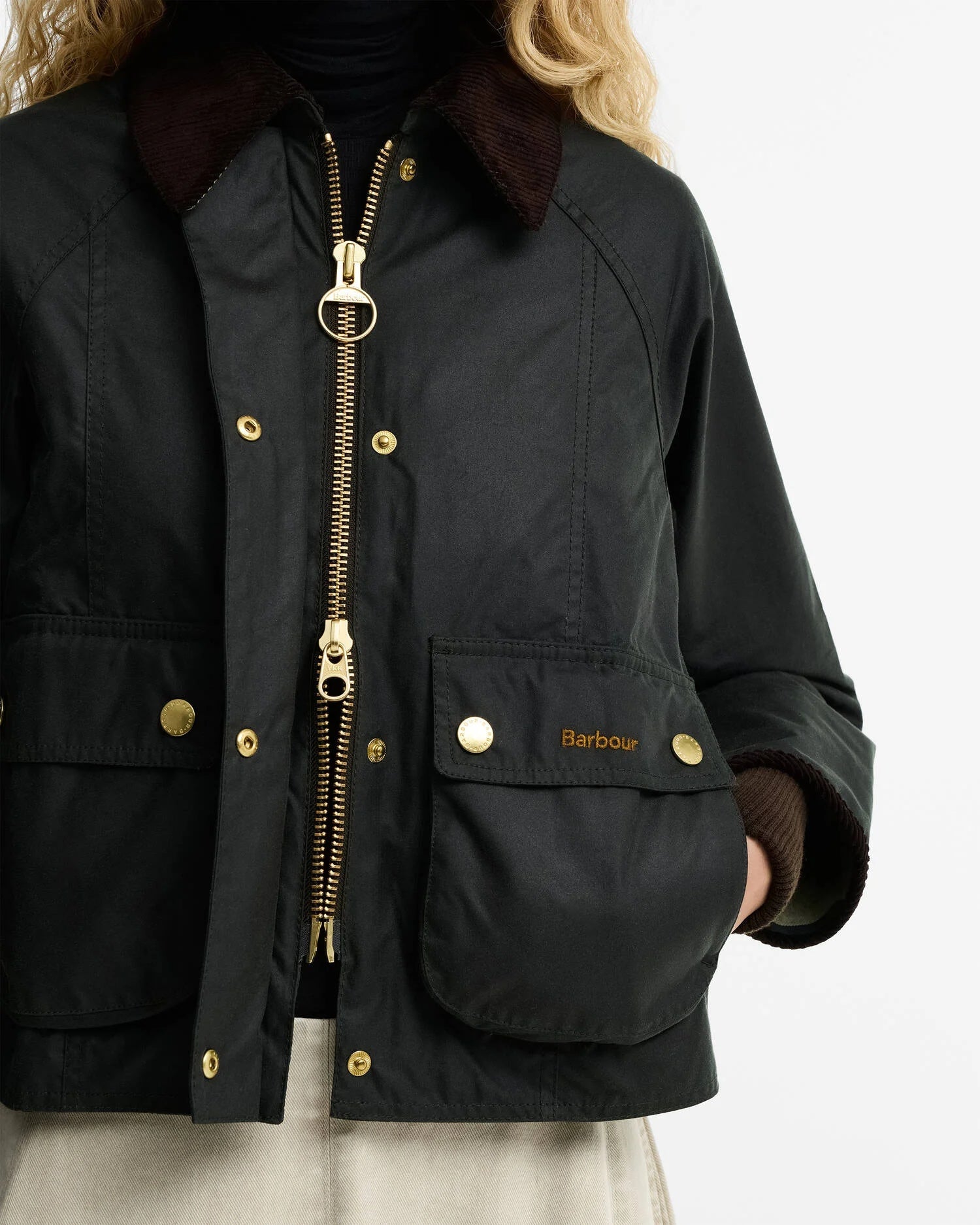 Giacca cerata Beadnell dal taglio crop LWX1403 SG51 BARBOUR 