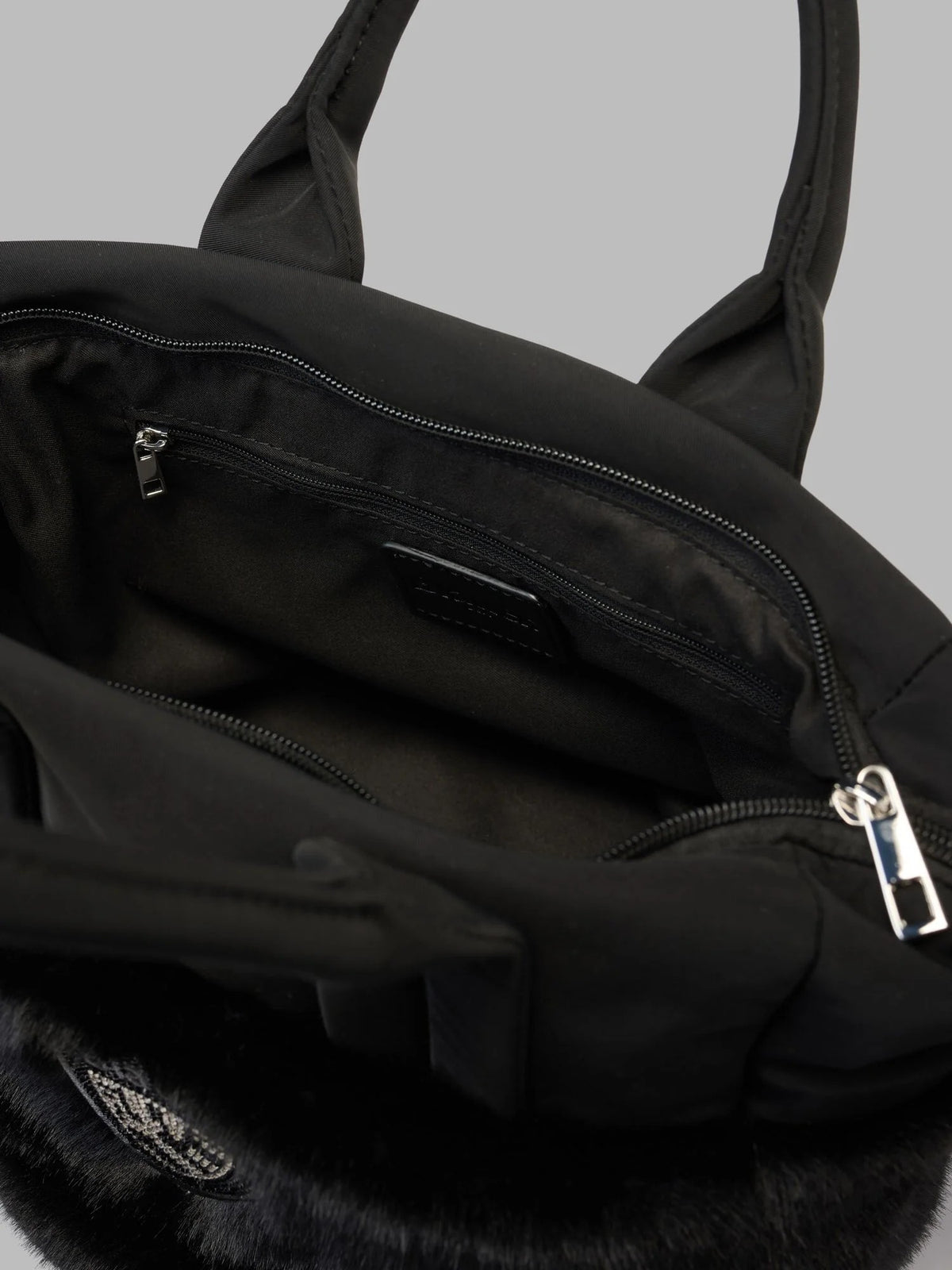 Borsa a mano con pelliccia F6QUARTXS02PAD BLK BLAUER ACCESSORI 