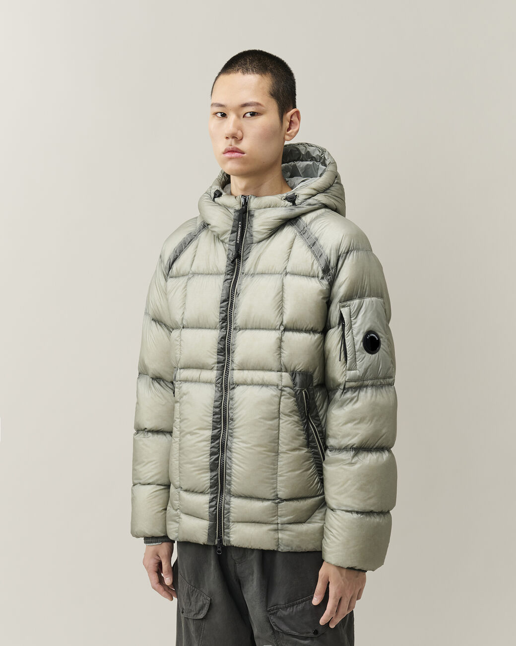 D.D. Shell Hooded Puffer Jacket 21CMOW702A 936 C.P. COMPANY 