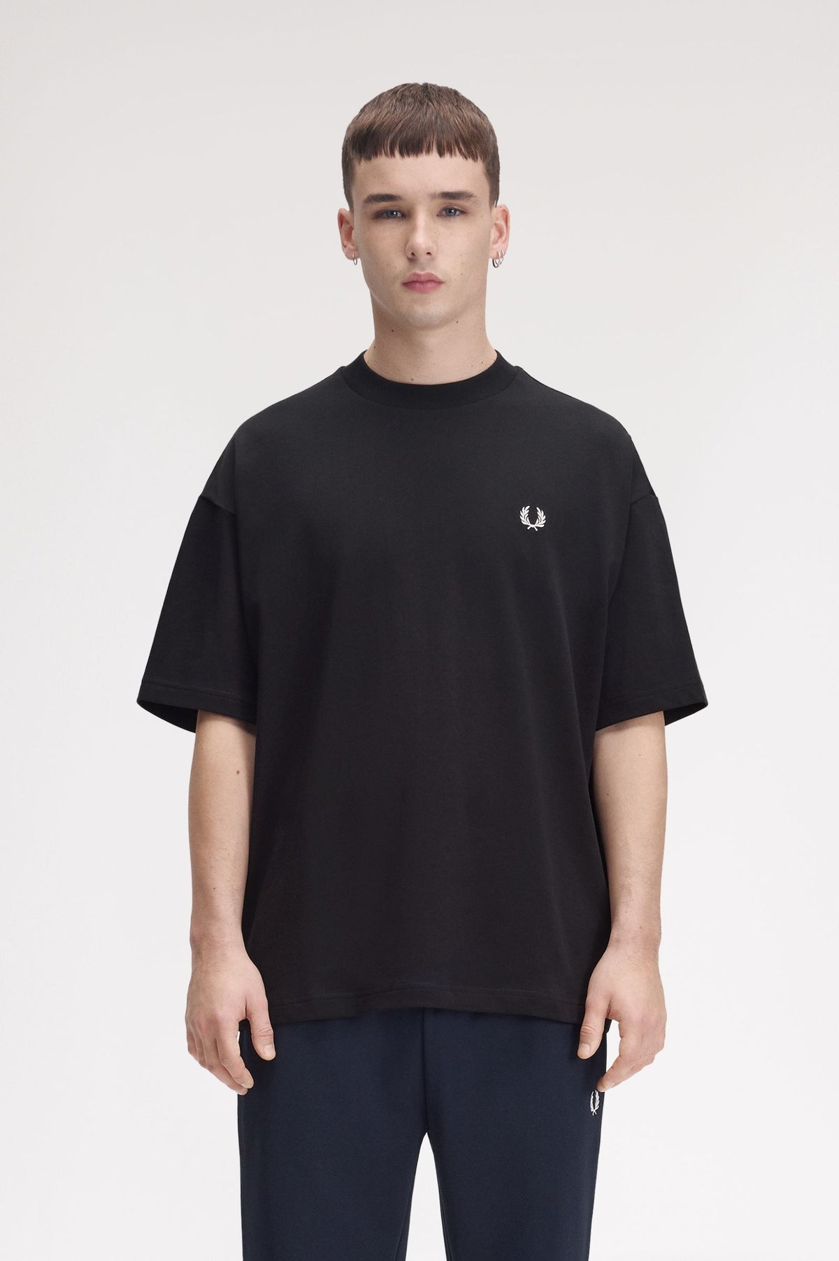 T-shirt oversize M348159 102 FRED PERRY 
