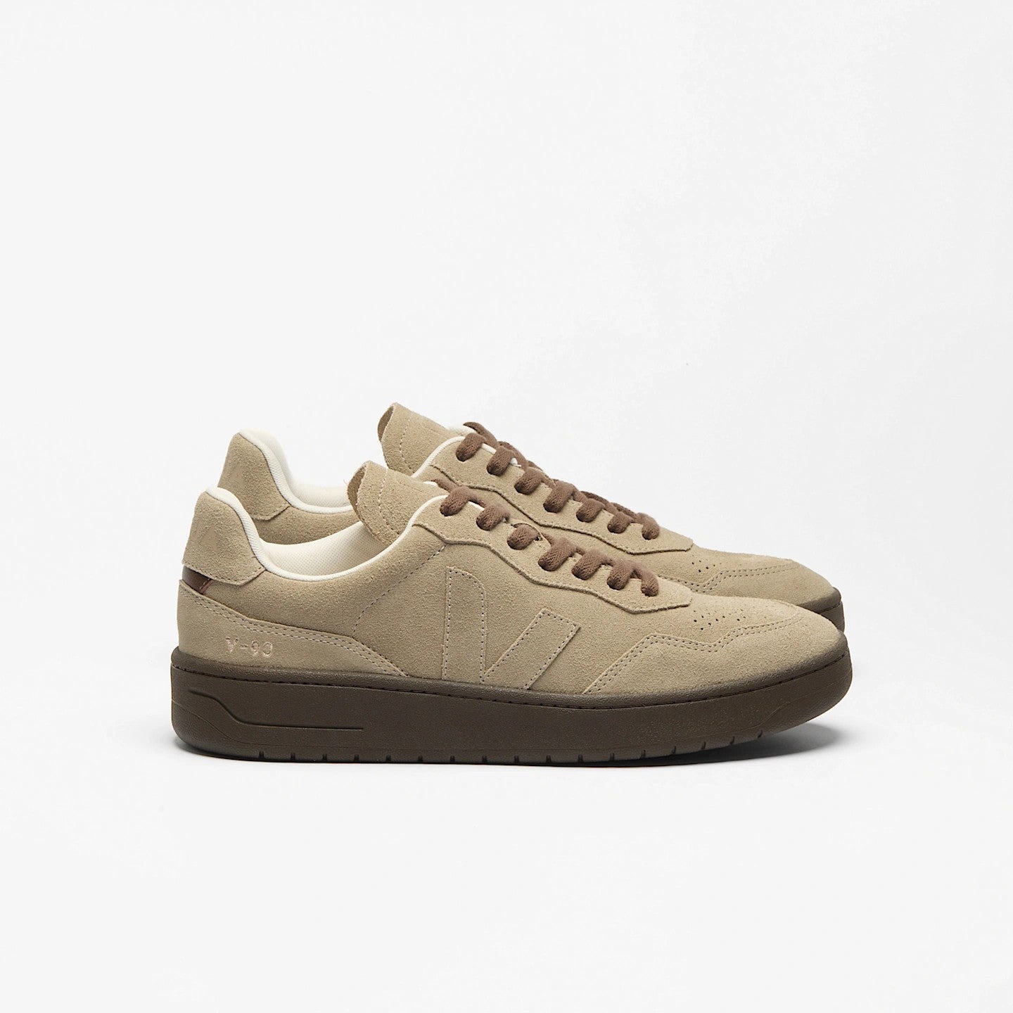 V-90 suede taupe eagle VD0321 729 VEJA 