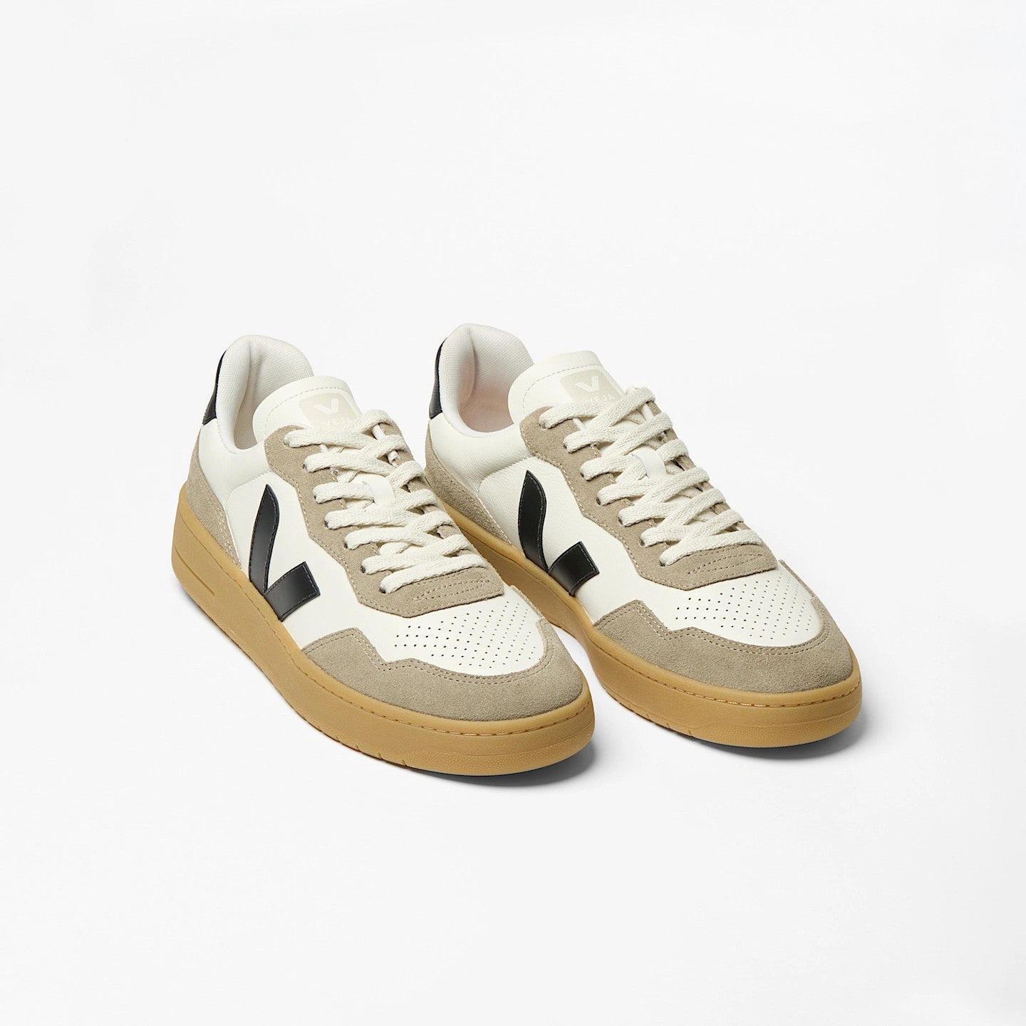 V-90 leather pure black natural VD20223 66 VEJA 