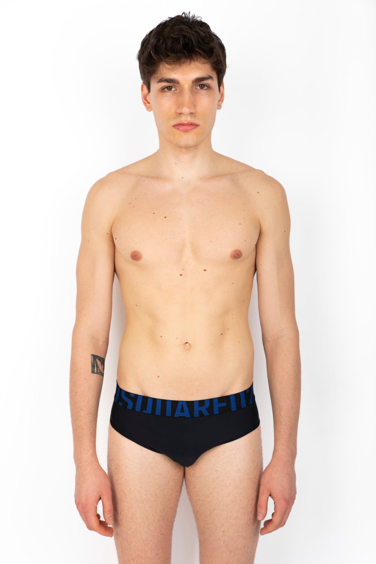 Swim Brief nero con waist logo blu  D7B356030 016 DSQUARED BEACHWEAR 