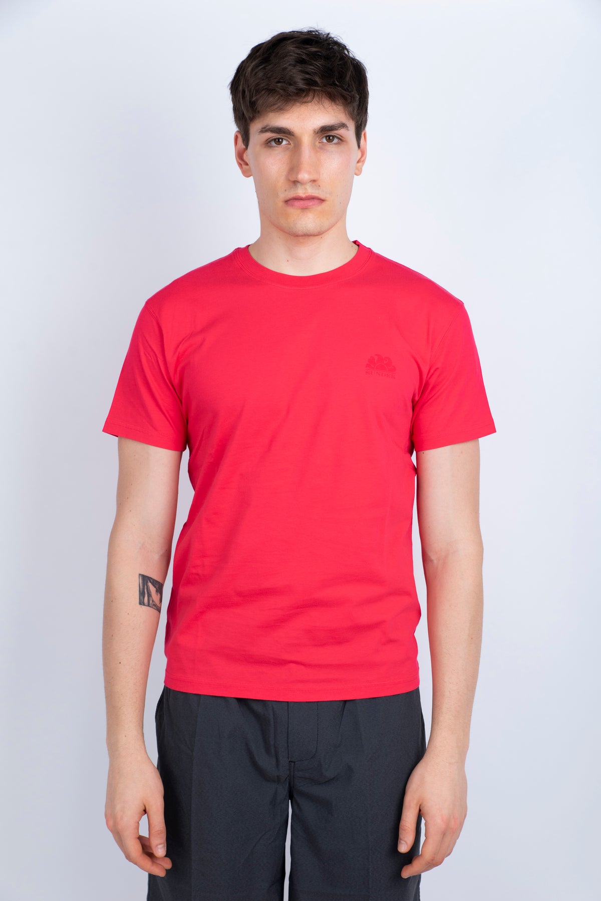 T-shirt girocollo con logo rossa M129TEJ78OT A6400 SUNDEK 