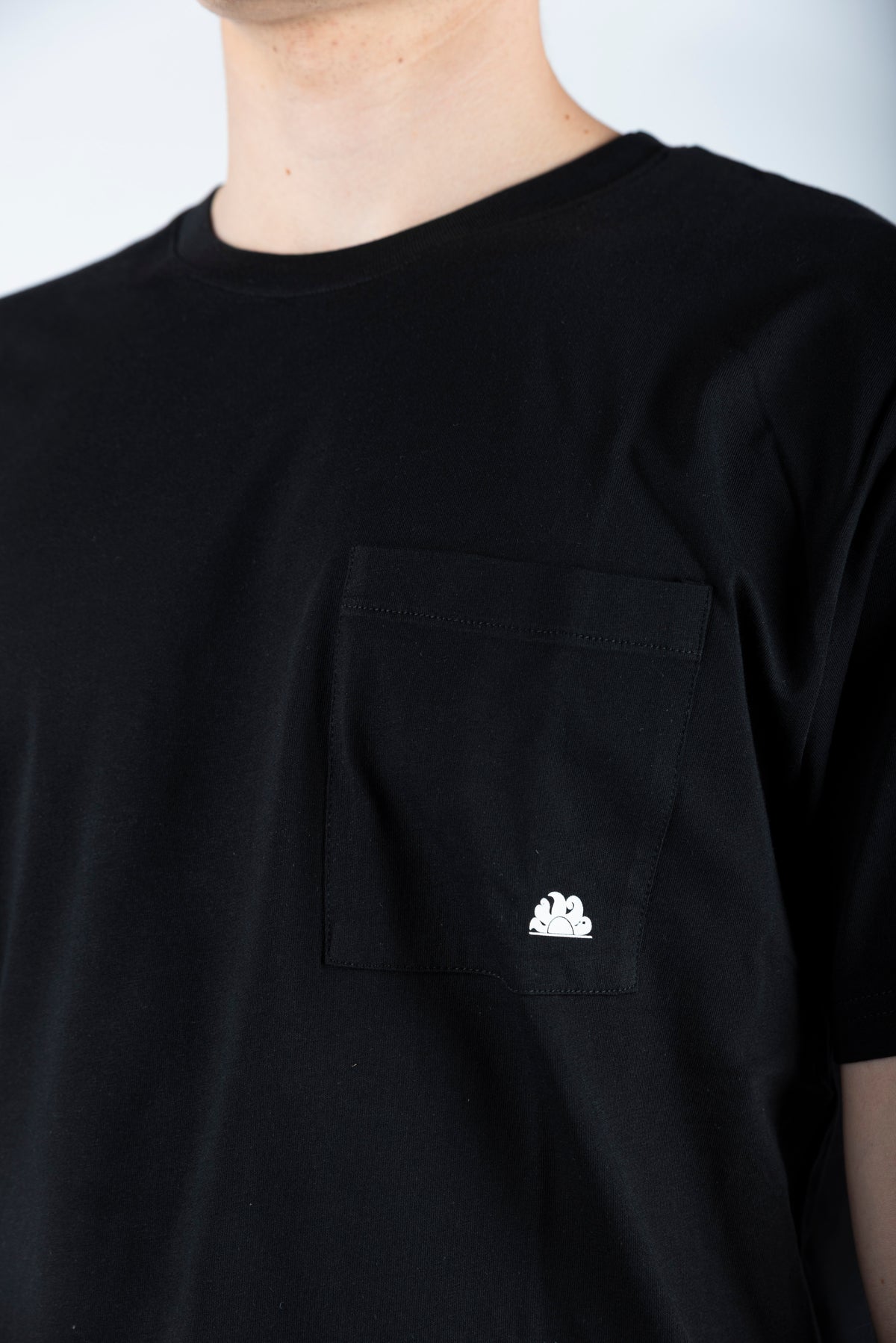 T-shirt con logo stampato nero M301TEJR900 00400 SUNDEK 