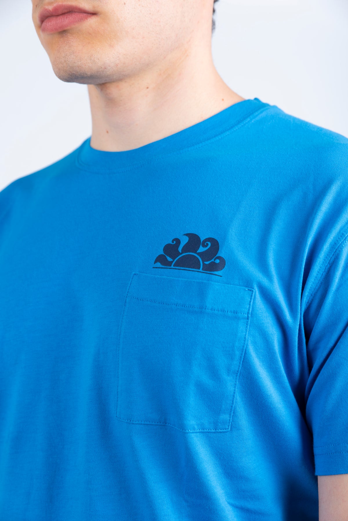 T-shirt con tasca blu M609TEJ7800 A6601 SUNDEK 