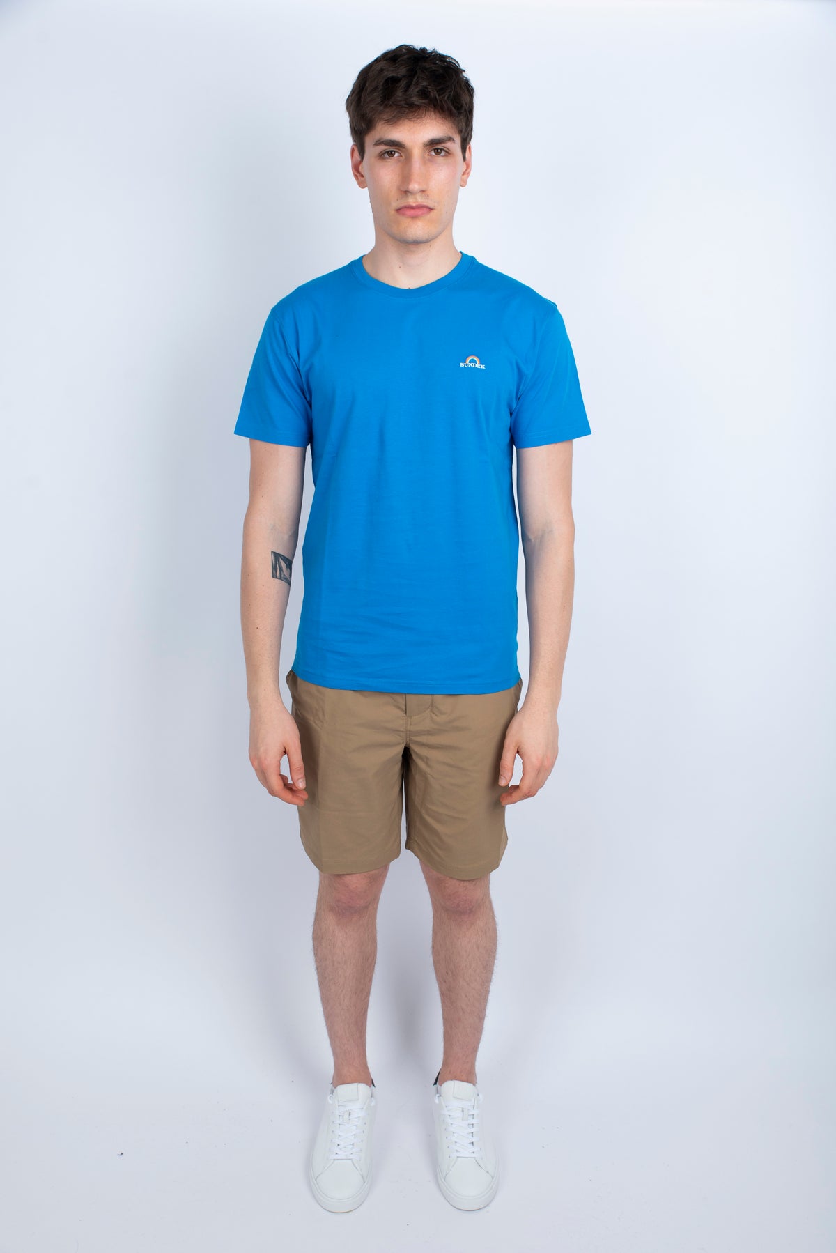 T-shirt con ricamo Arcobaleno blu M677TEJS800 A6601 SUNDEK 