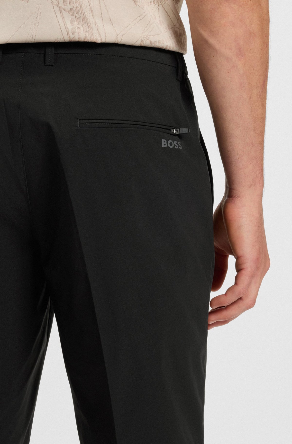 Pantaloncini aderenti in popeline tecnico elasticizzato 50504550 001 BOSS 