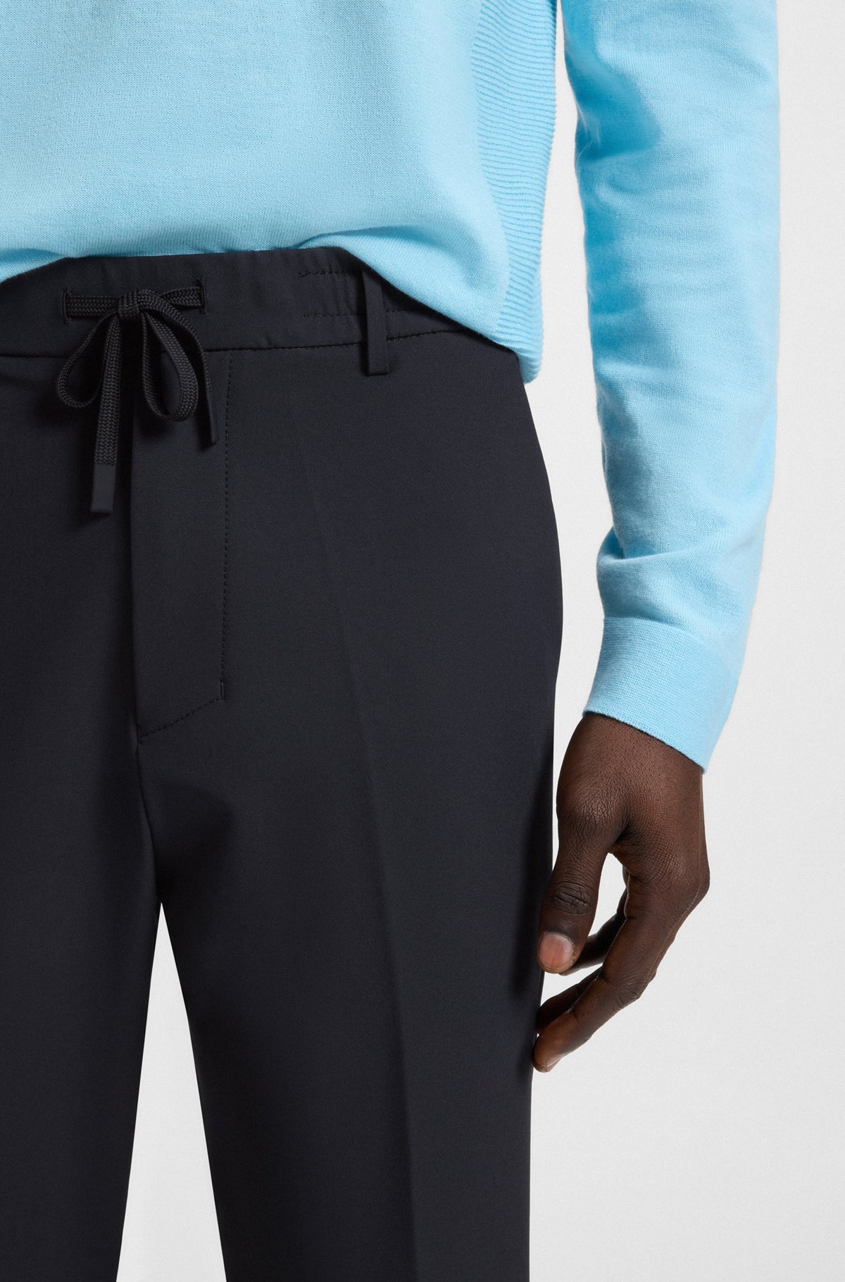 Pantaloni a taglio stretto con finitura idrorepellente 50538179 402 BOSS 