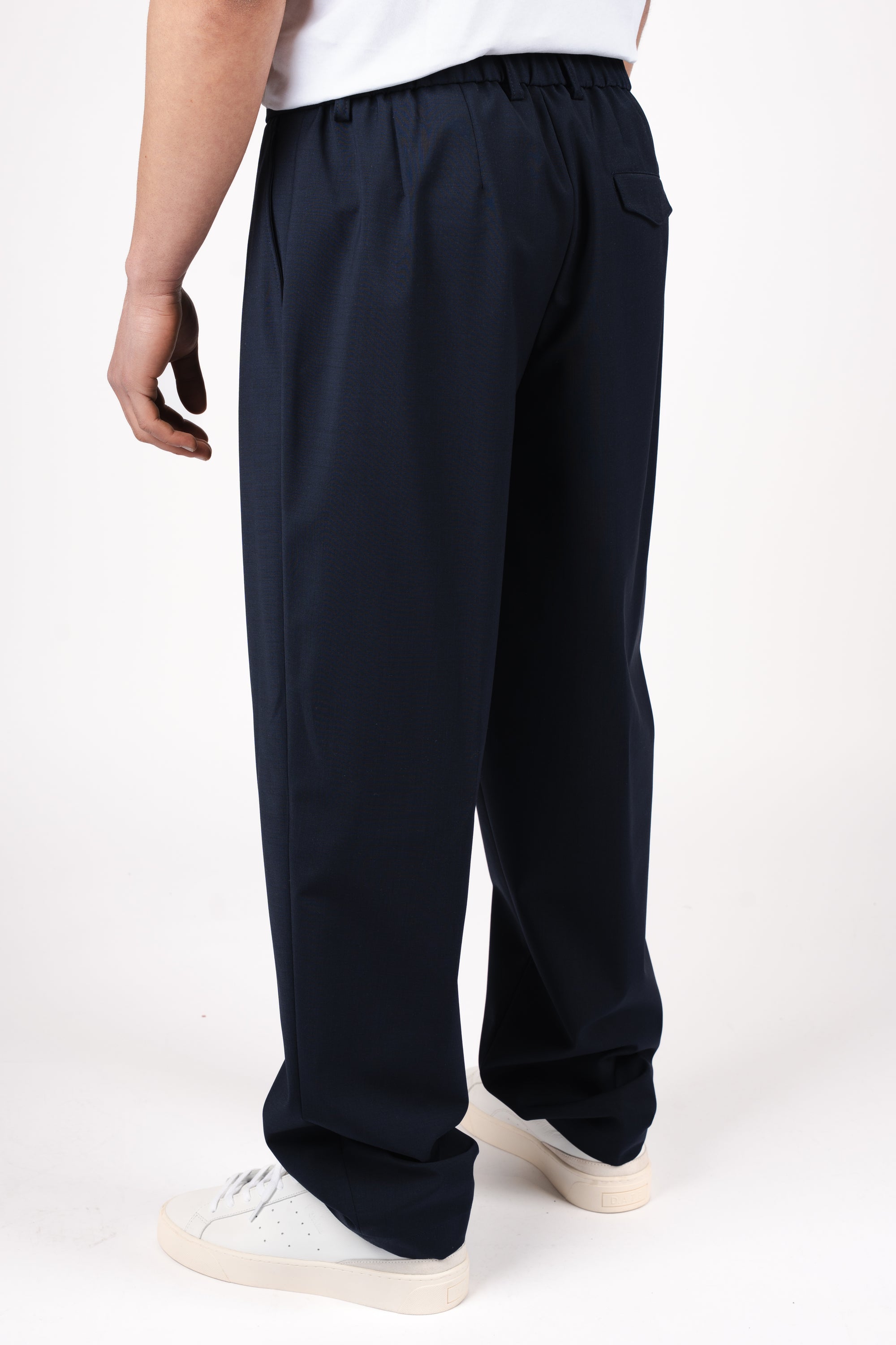 Pantaloni con fit affusolato 50556759 404 BOSS 