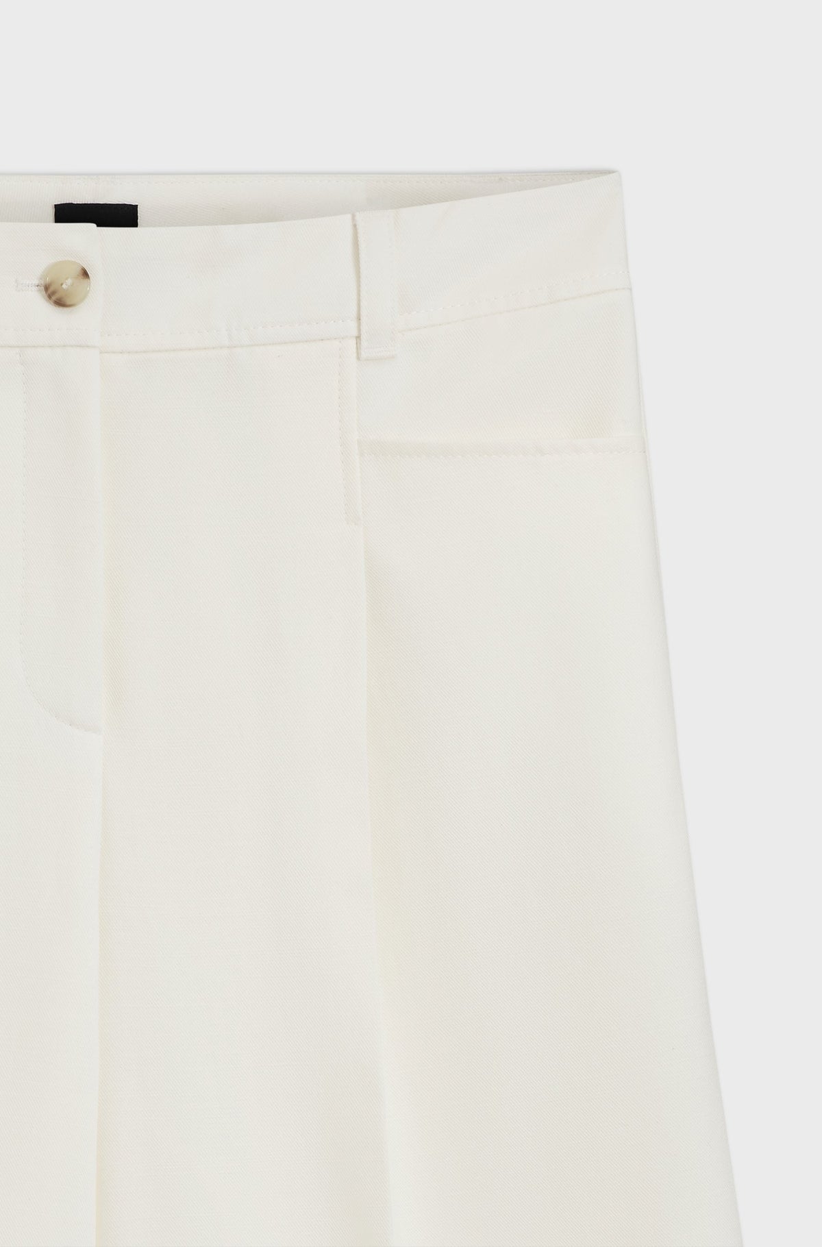 Pantaloni bermuda con pieghe sulla parte anteriore 50559835 118 BOSS 