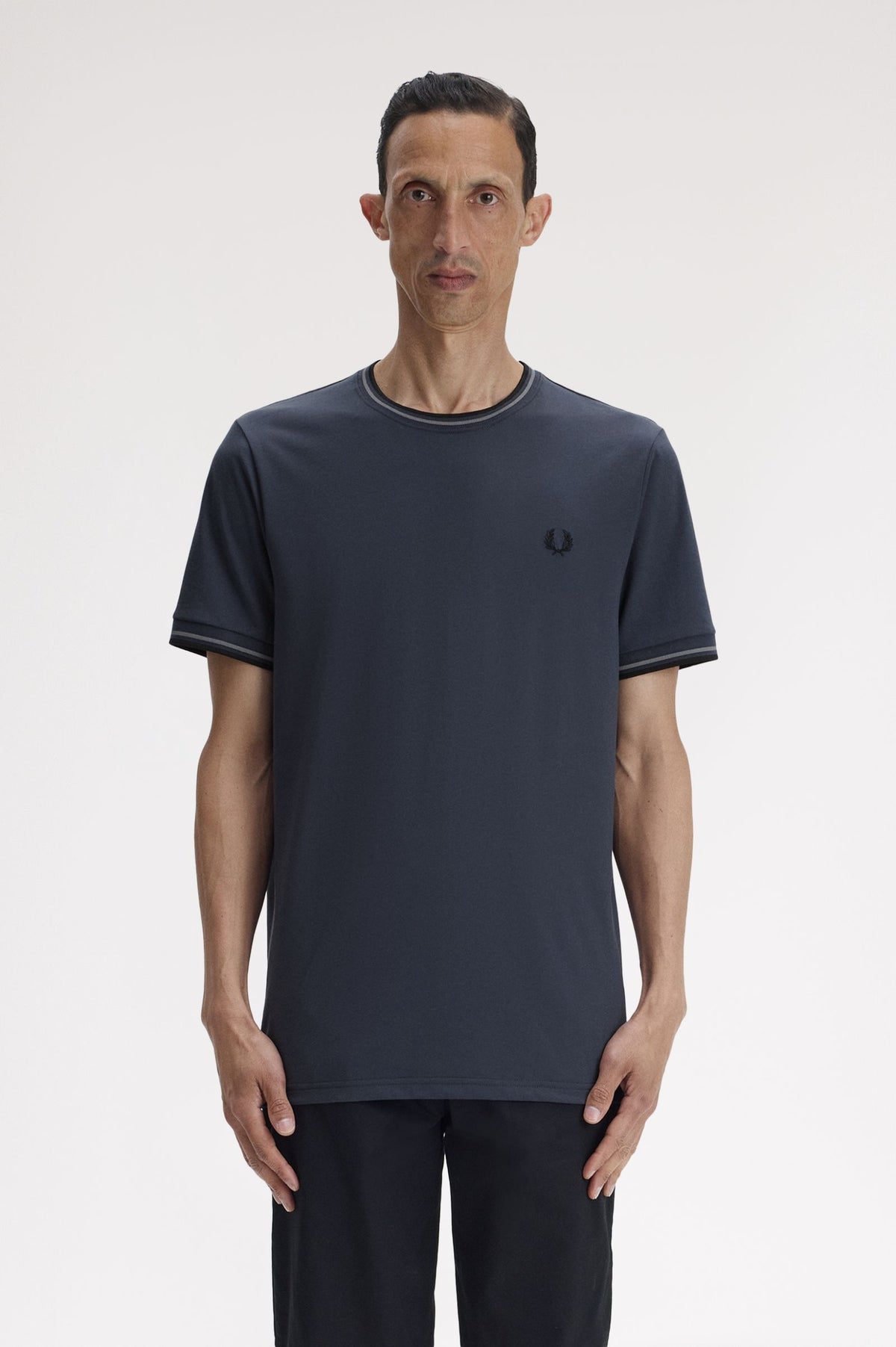 T-shirt con doppia riga M1588V57 01B FRED PERRY 