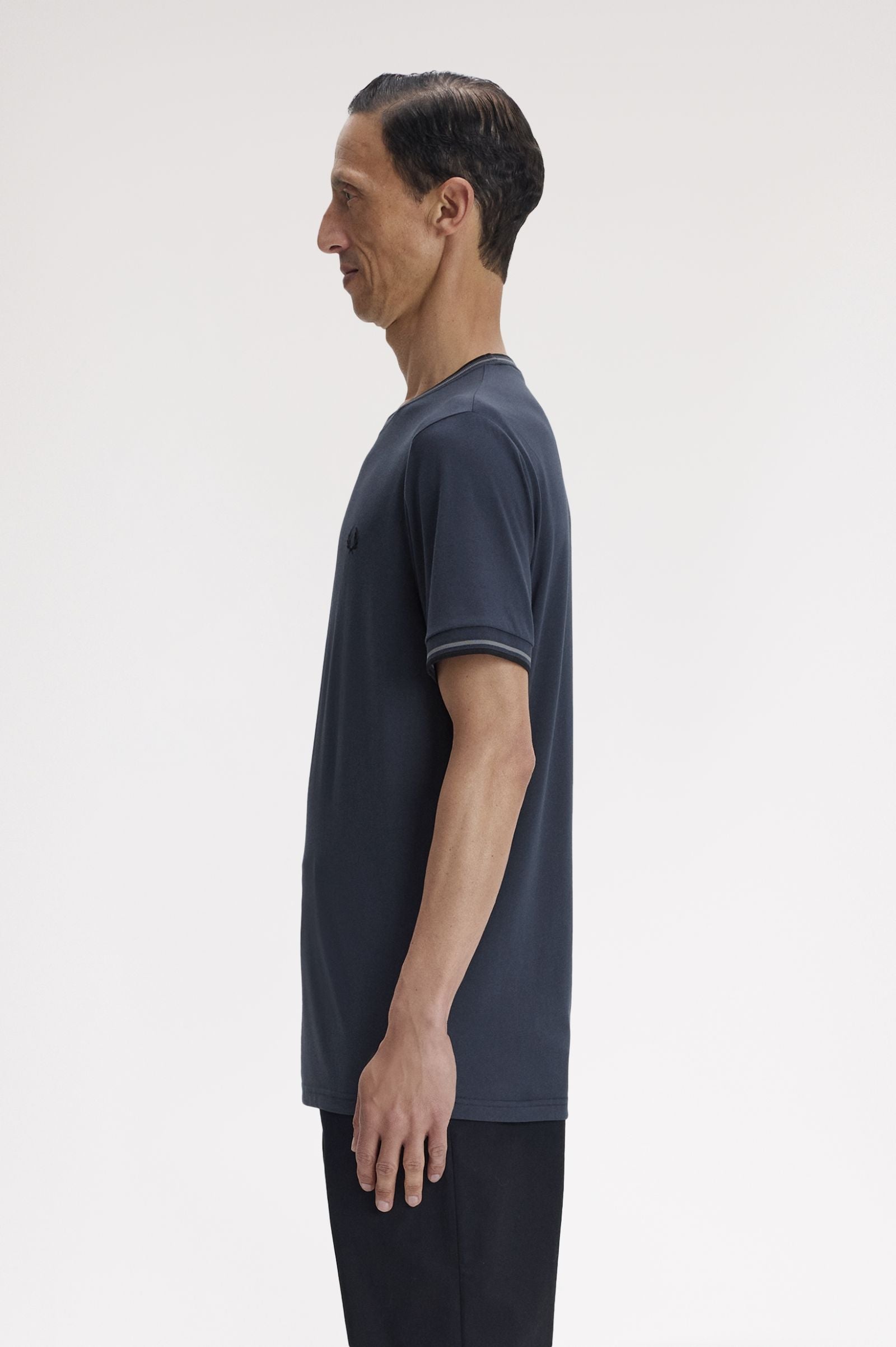 T-shirt con doppia riga M1588V57 01B FRED PERRY 