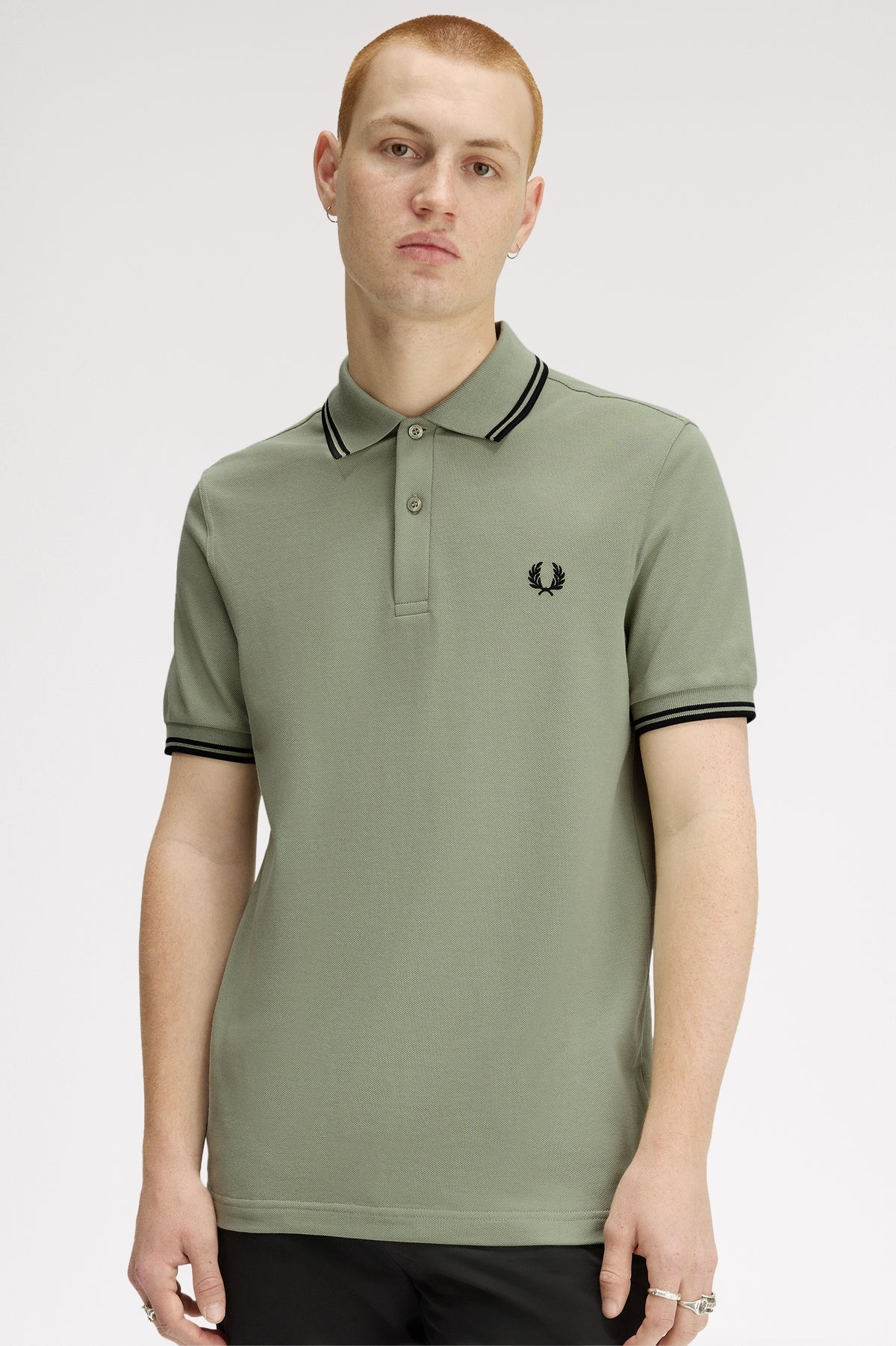 Polo con doppia riga M3600P57 S23 FRED PERRY 