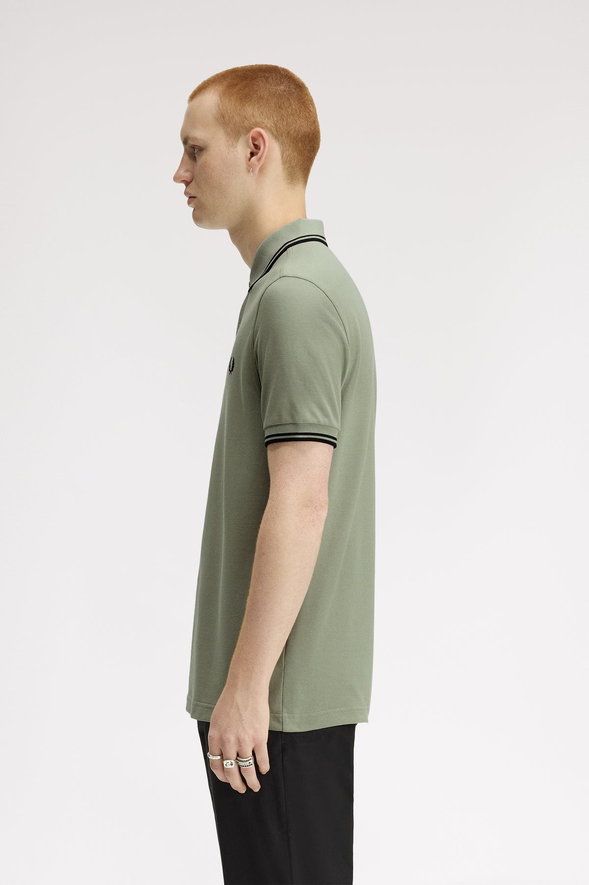Polo con doppia riga M3600P57 S23 FRED PERRY 