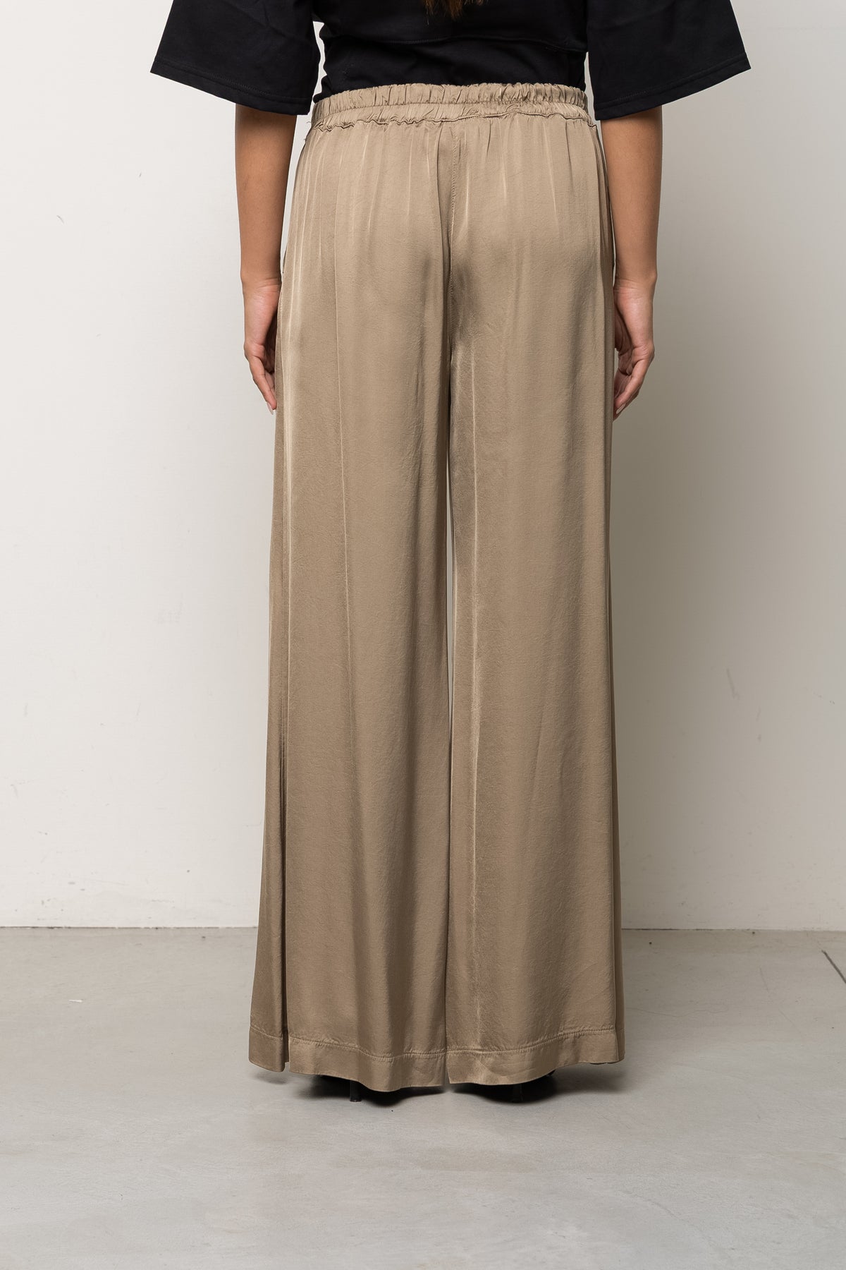 Pantalone a palazzo in raso SPJAR001 1096 KAOS JEANS 