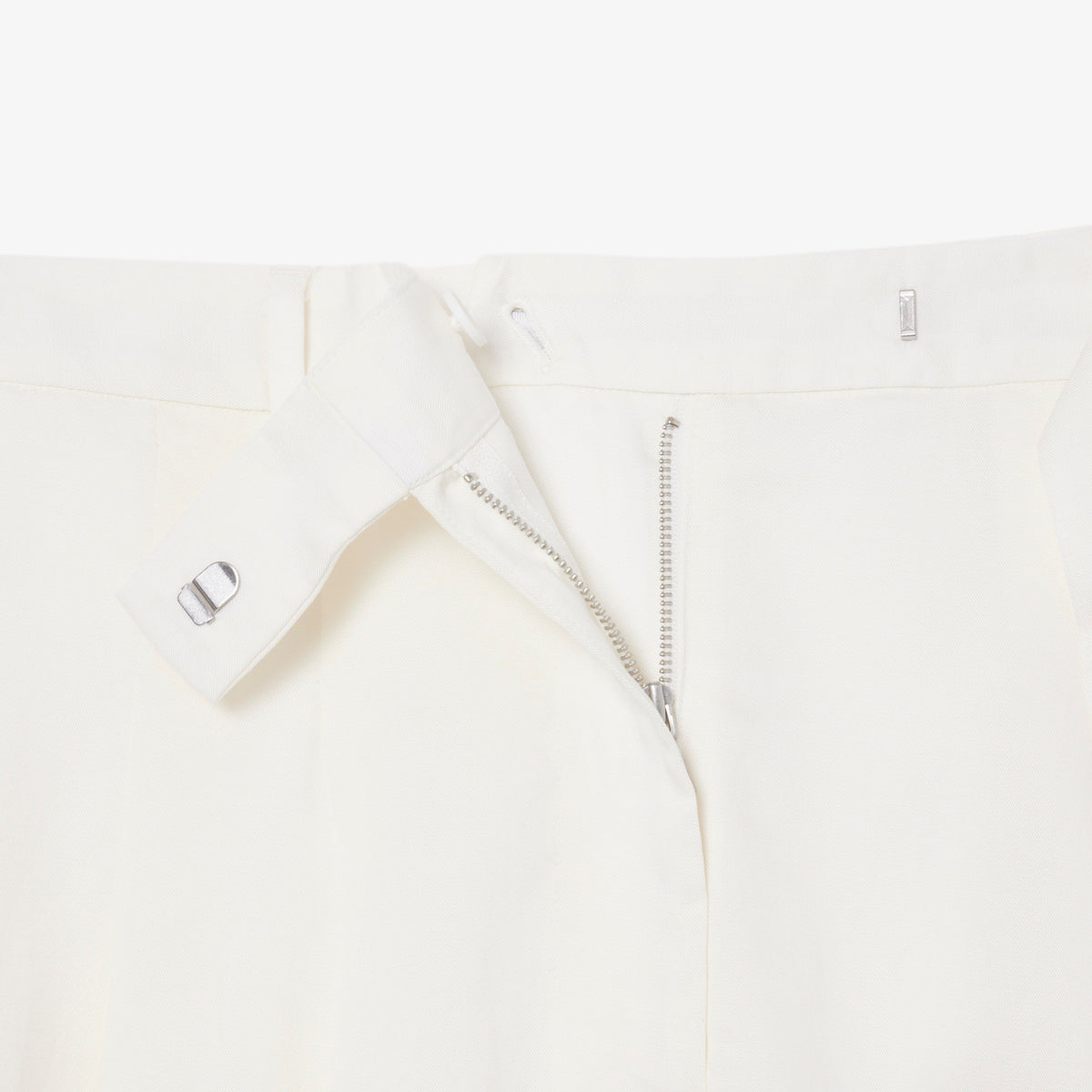Bermuda oversize in misto lino fluido FF1026 70V LACOSTE 