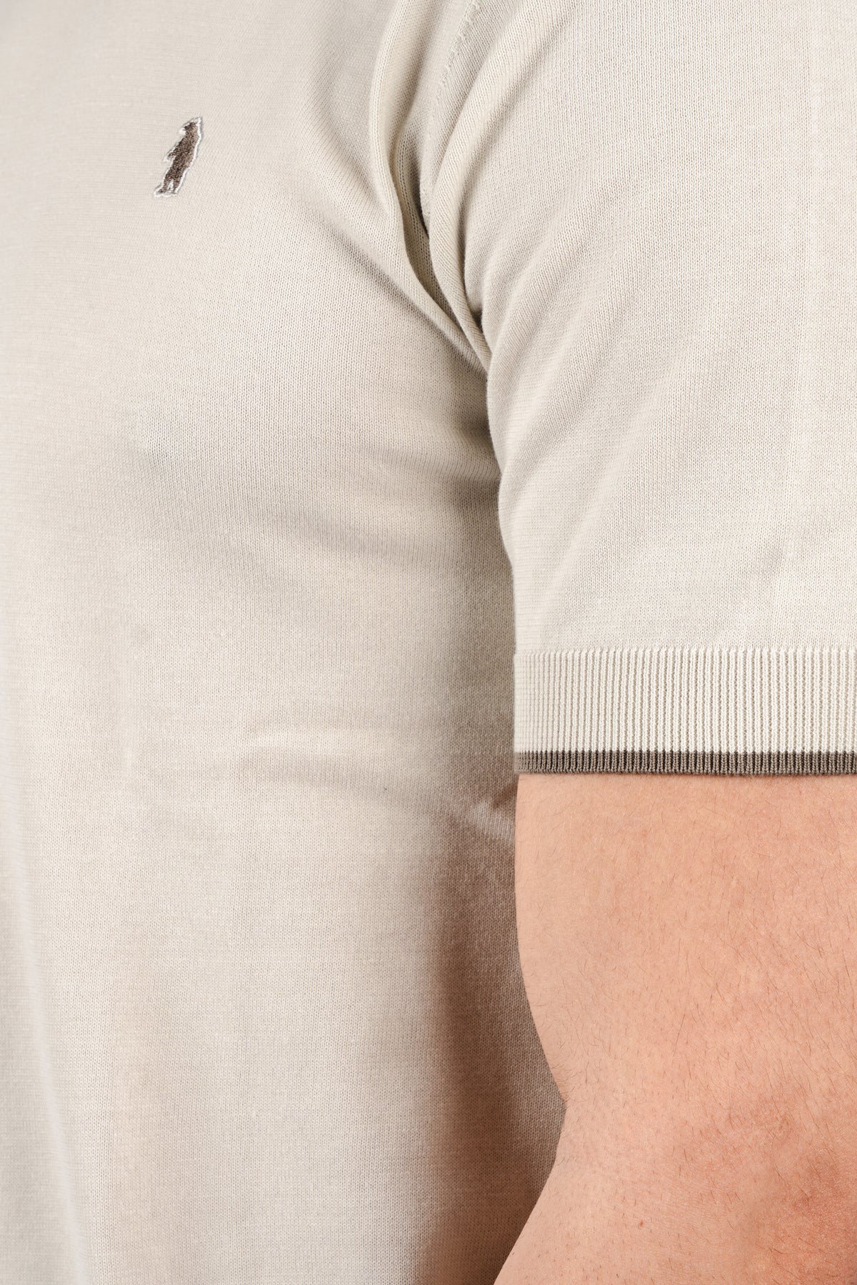 T-shirt con dettagli a contrasto R4064M261 CHALK REFRIGUE 