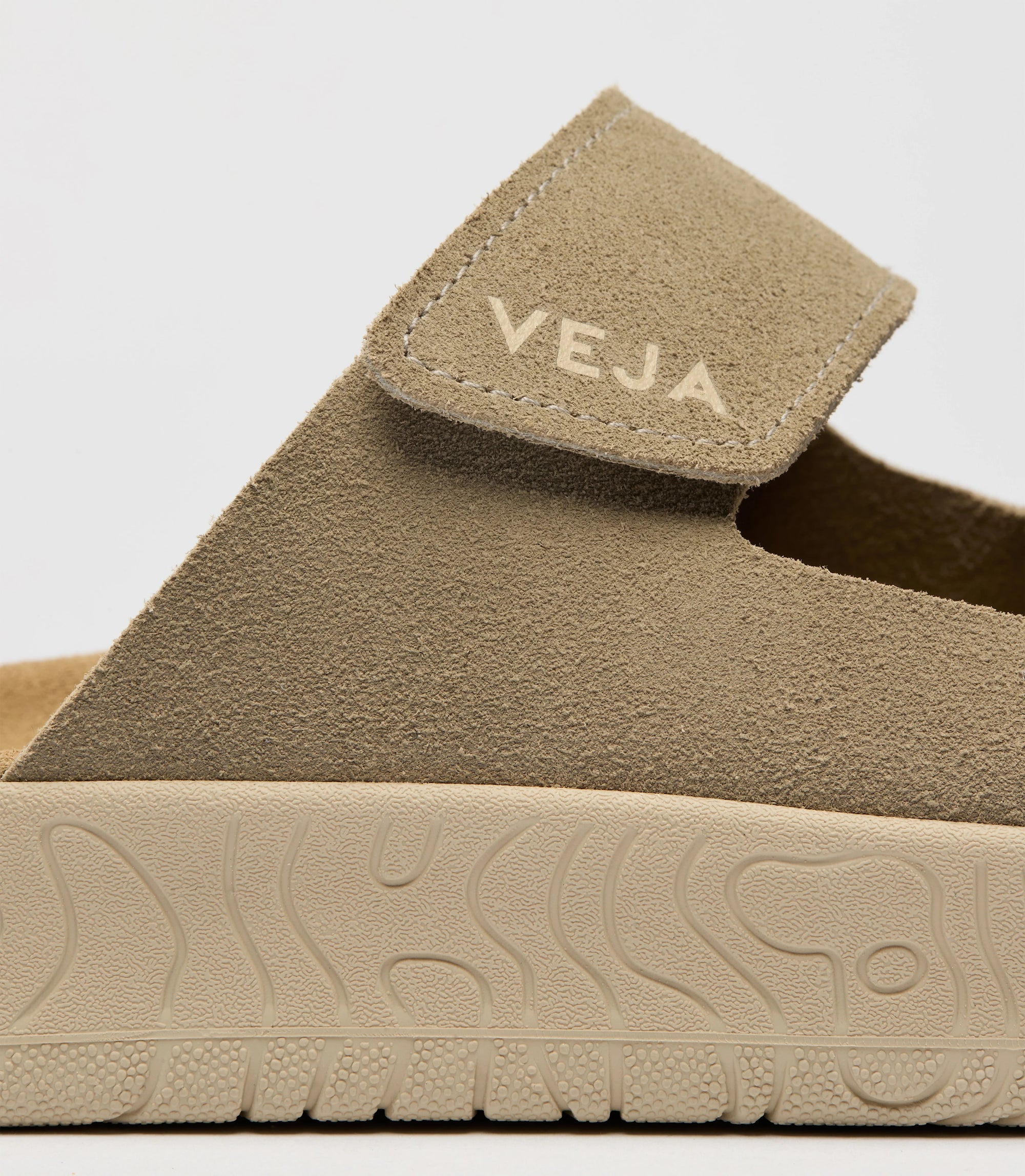 Etna Suede Taupe Almond SA3220 670 VEJA 