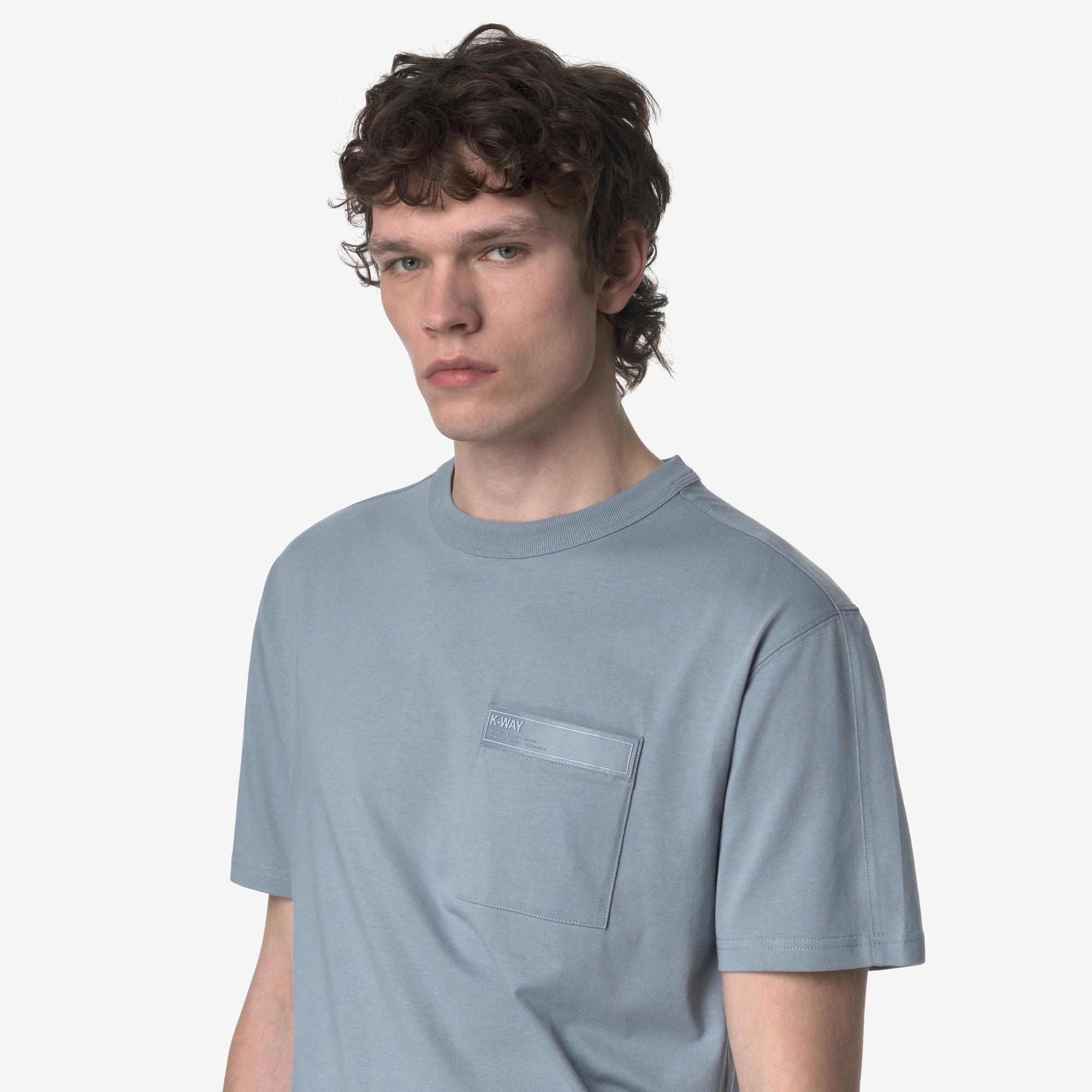 T-shirt casual da uomo grigio con tasca e applicazioni con logo K2135HW WA9 K-WAY 