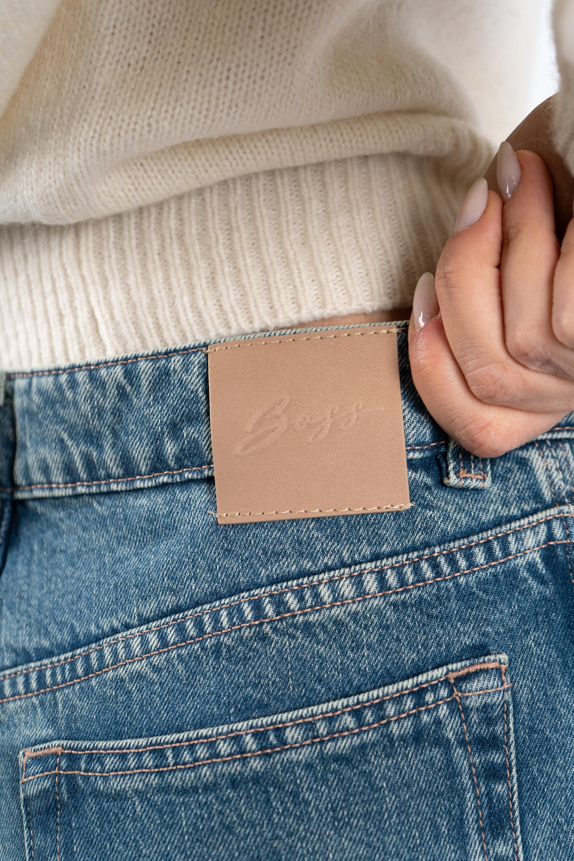 Jeans a gamba dritta in denim rigido con sfumatura smeraldo 50548437 320 BOSS 