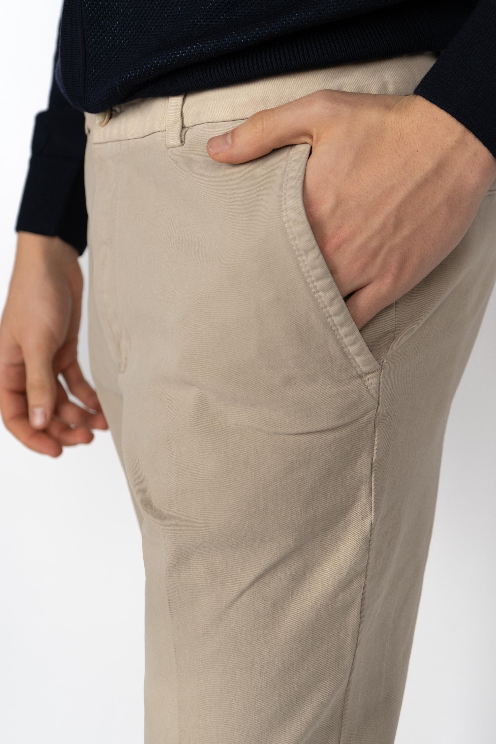 Pantaloni slim fit in gabardine di cotone elasticizzato 50543312 255 BOSS 