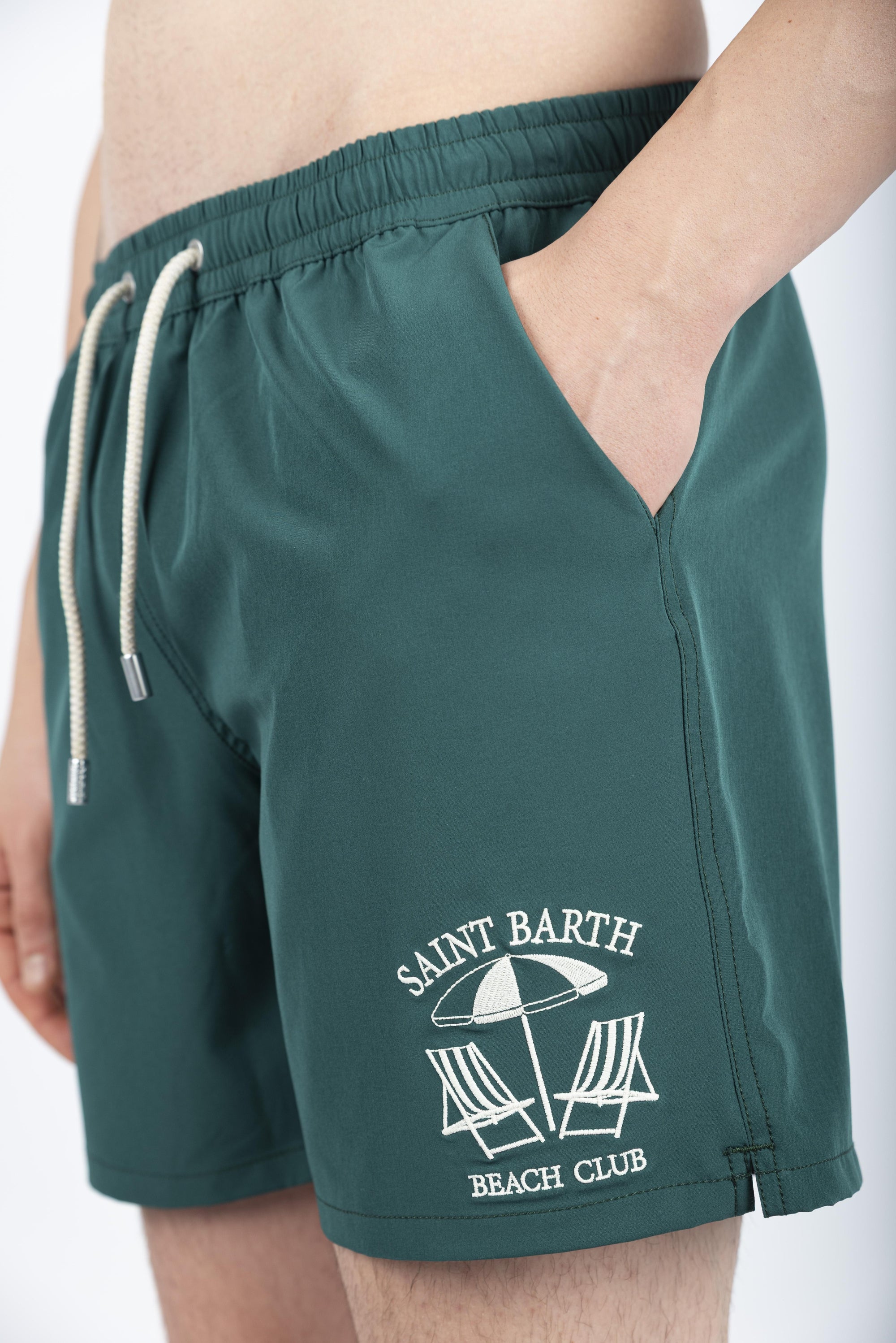 Costume classico elasticizzata comfort con ricamo "Saint Barth Beach Club" verde COM0007 05150H MC2 SAINT BARTH 