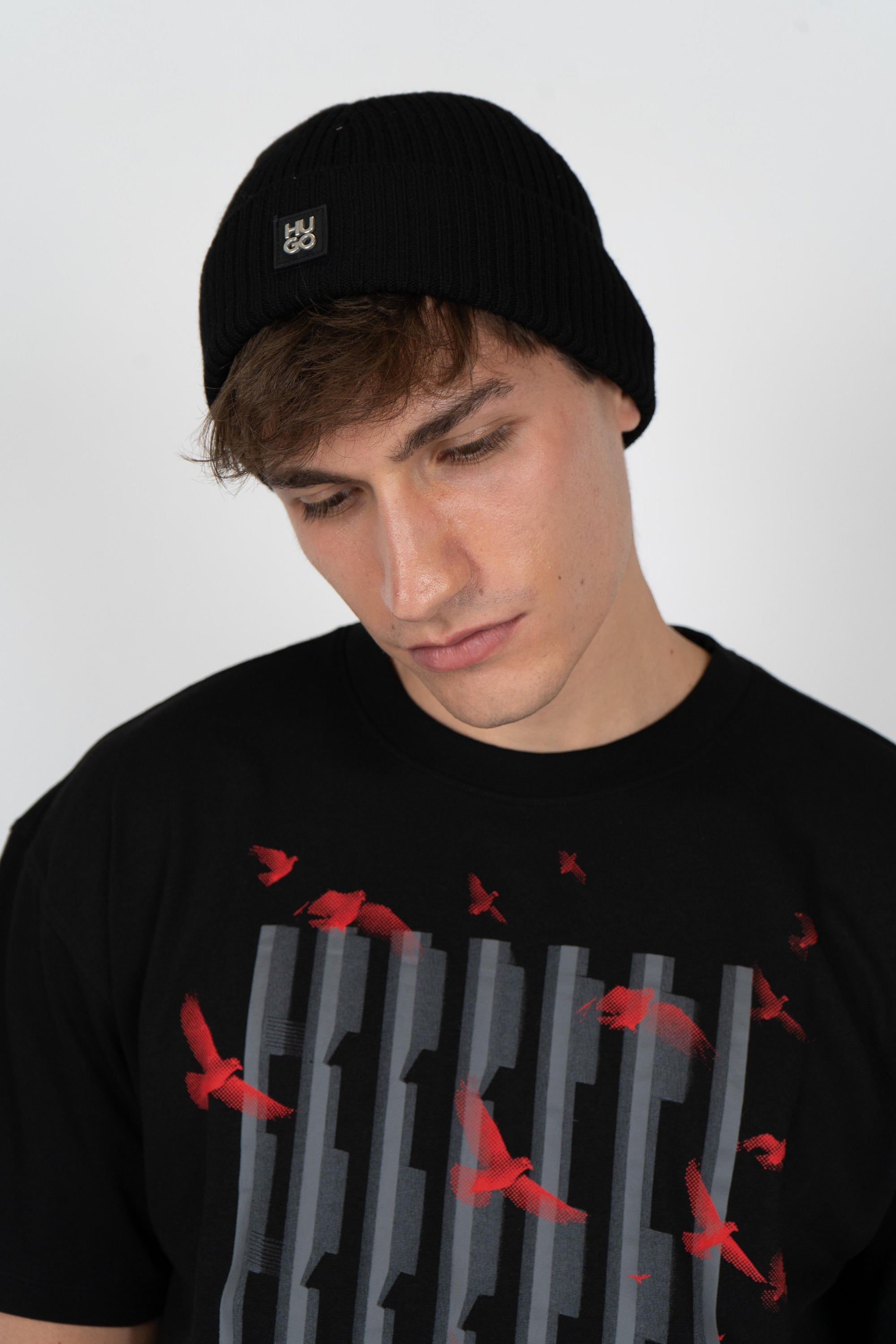 Berretto in lana vergine con targhetta con logo scomposto 50527250 001 HUGO 