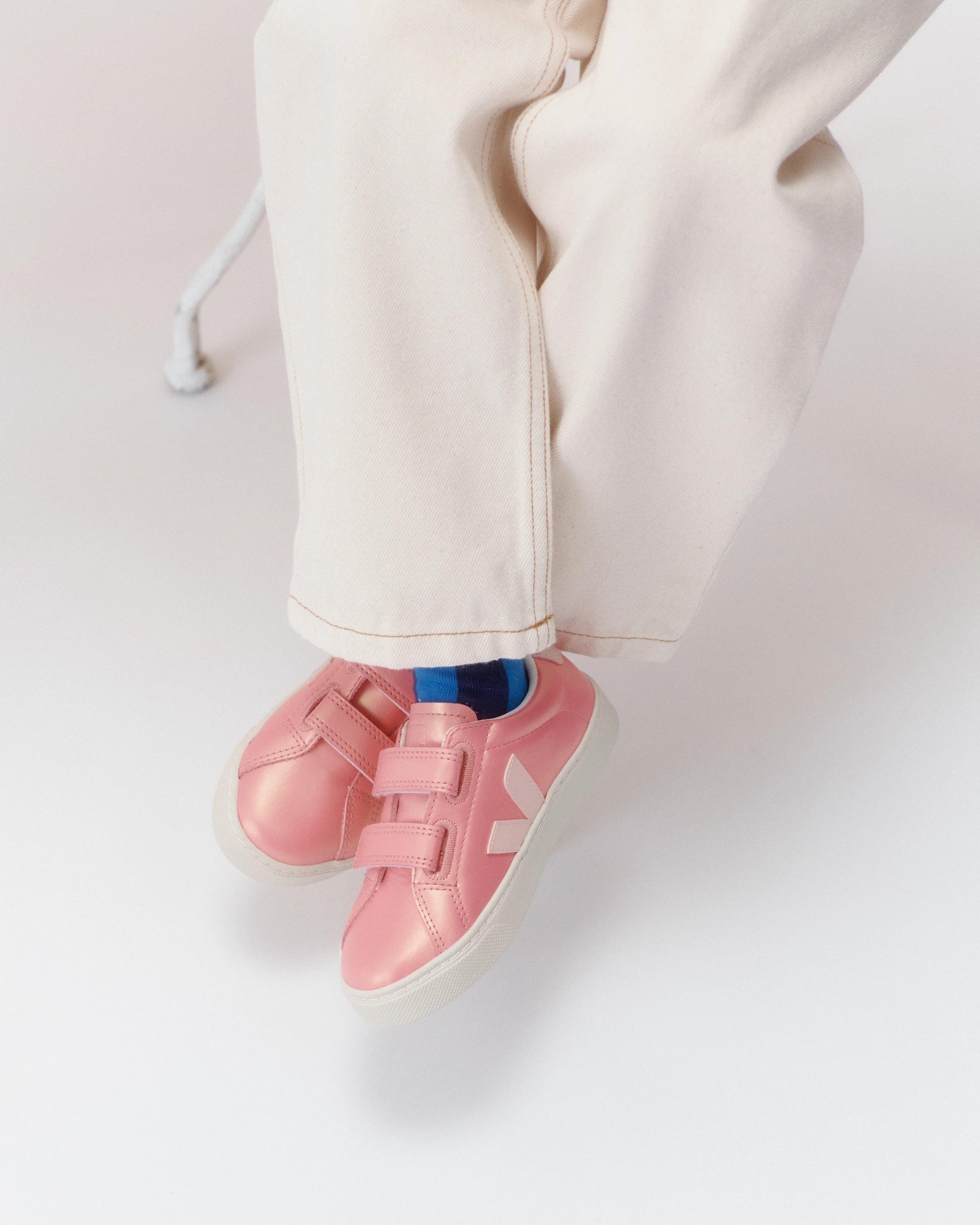 Esplar Leather Glimmer Petale SV0521 492C VEJA 