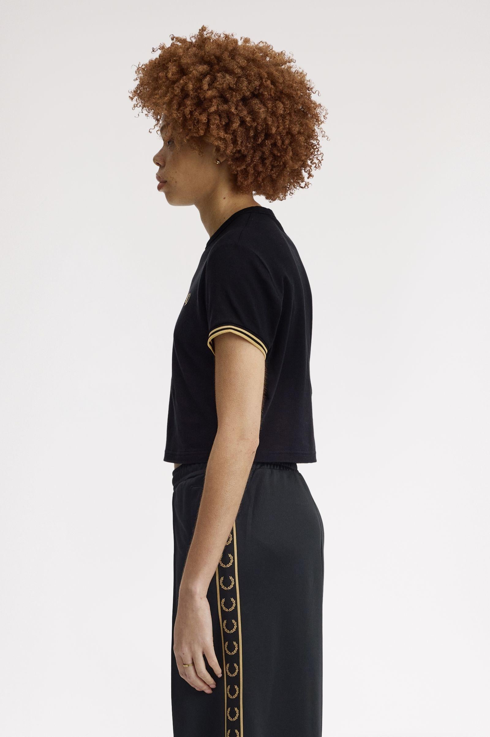 T-shirt in piqué Supima® con doppia riga G217157 90A FRED PERRY 