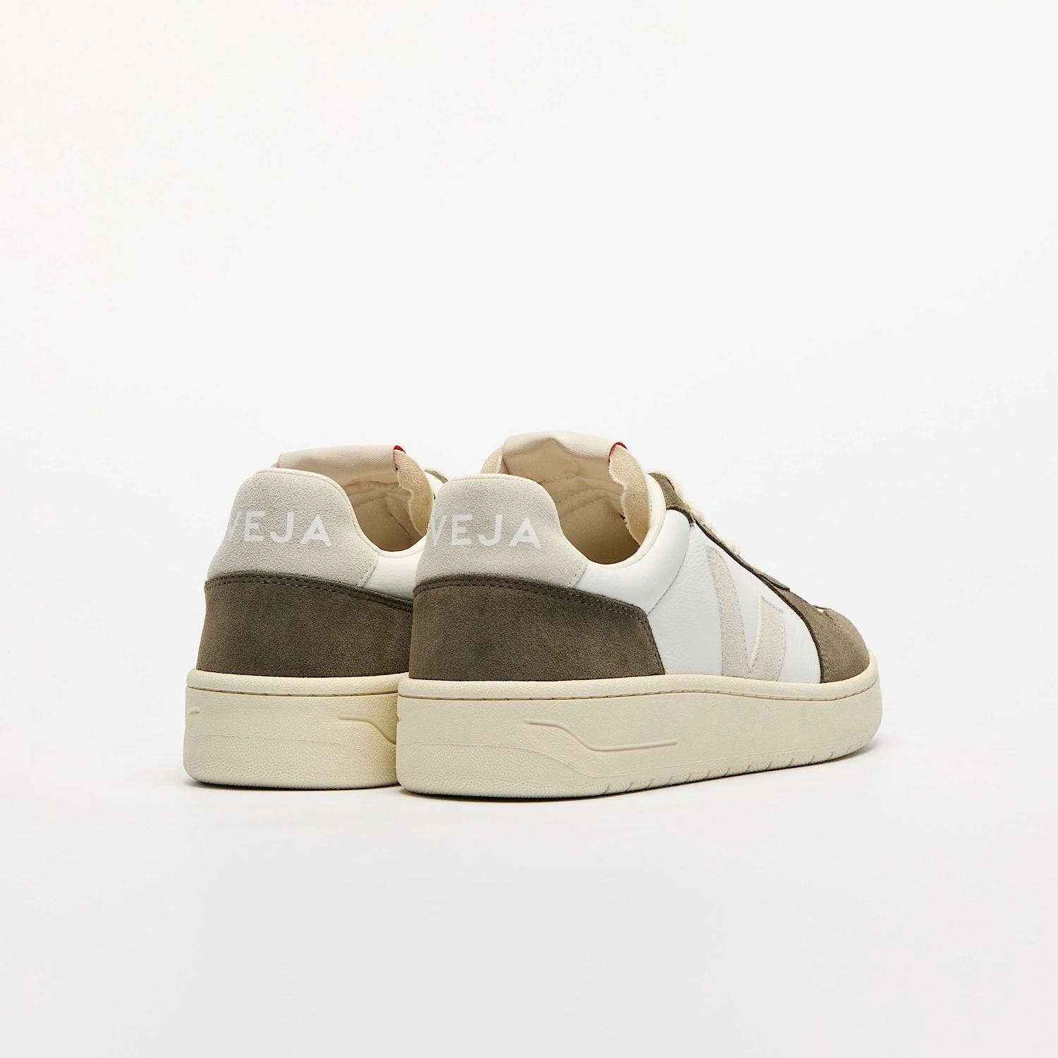 V-82 Leather White Natural Kaki VE3320 757 VEJA 