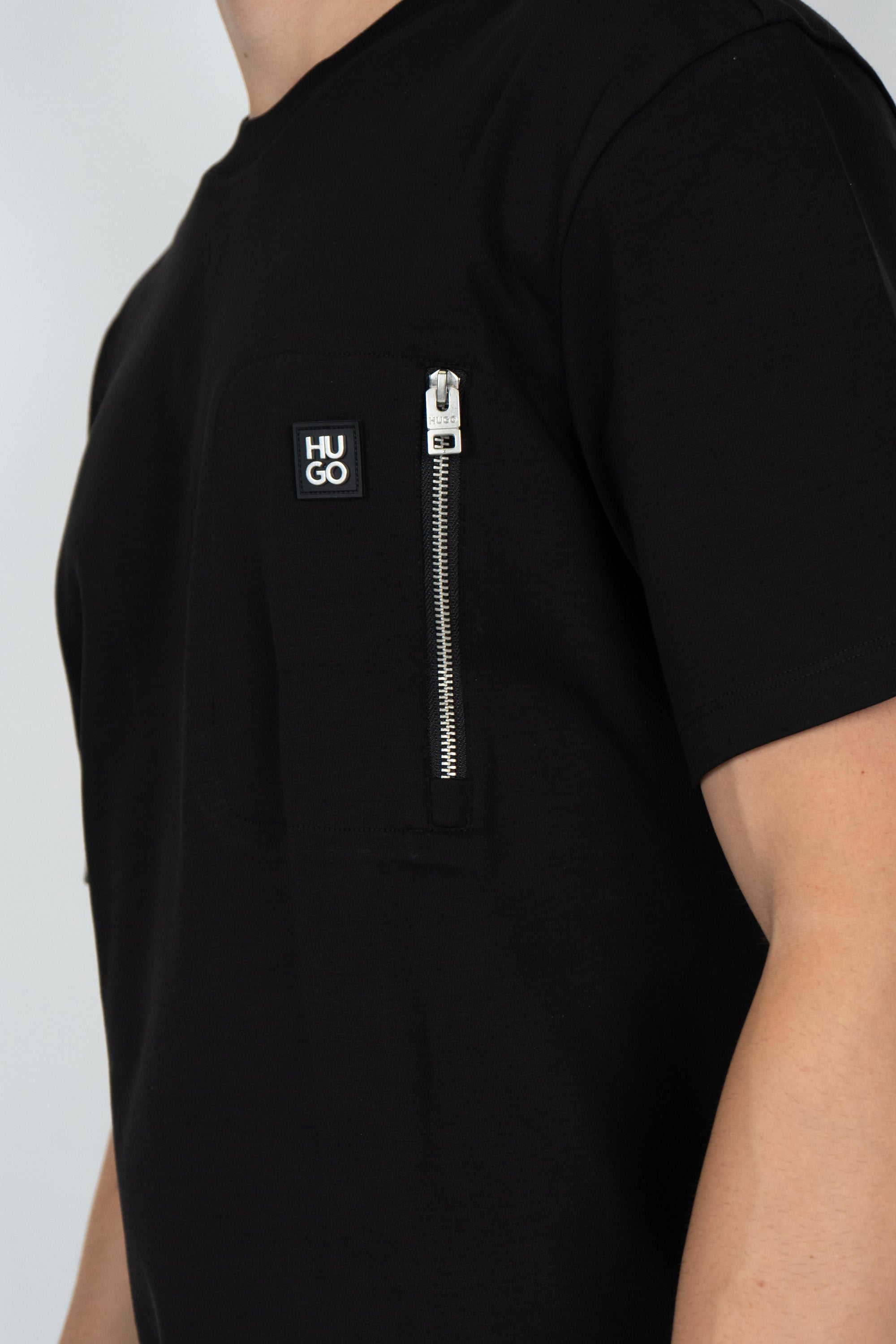 T-shirt in cotone intrecciato con tasca con zip 50542566 001 HUGO 