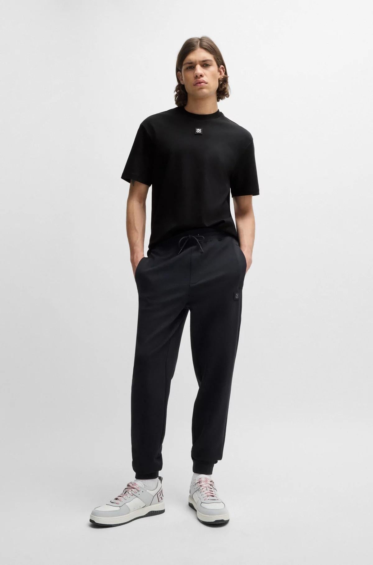 T-shirt regular fit in cotone interlock con logo sovrapposto 50505201 001 HUGO 