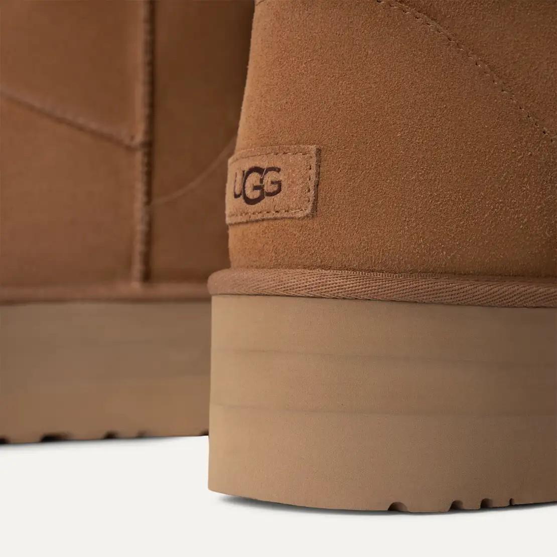 Stivali Classic Mini Platform 1134991 CHE UGG 