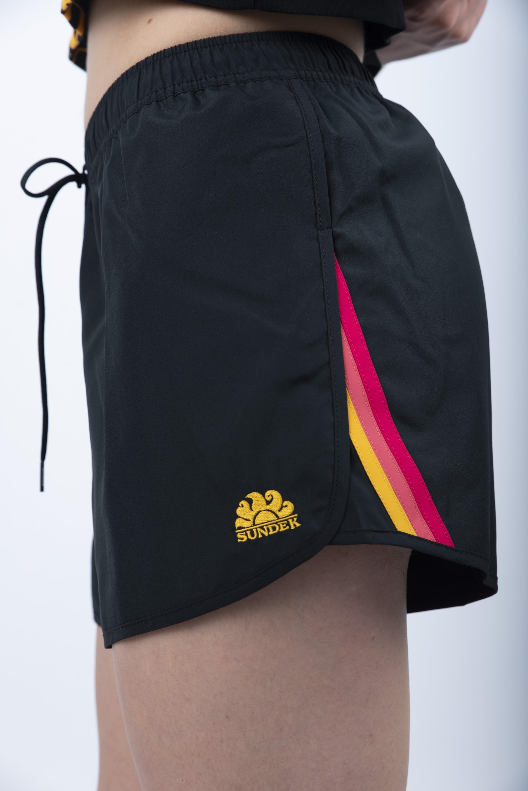 Kiana costume a pantaloncino corto con vita elasticizzata Repreve® nero W632BDRT300 00440 SUNDEK 