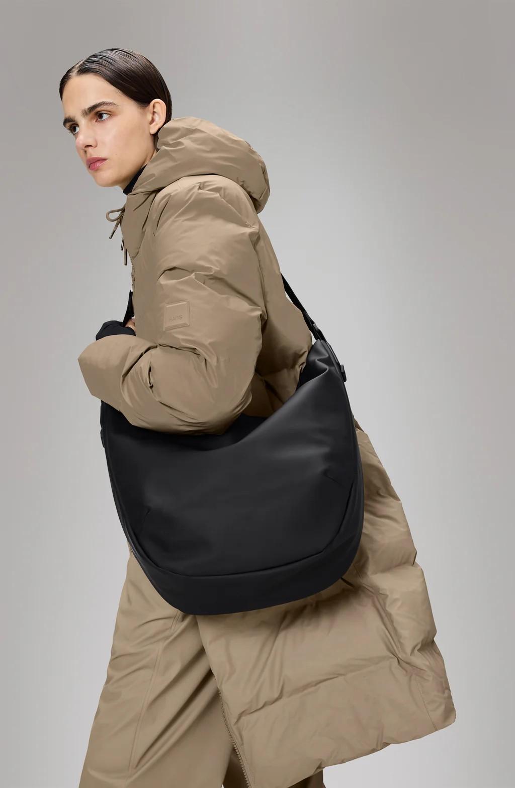 Valera Shoulder Bag Large RA13120 BLA RAINS 