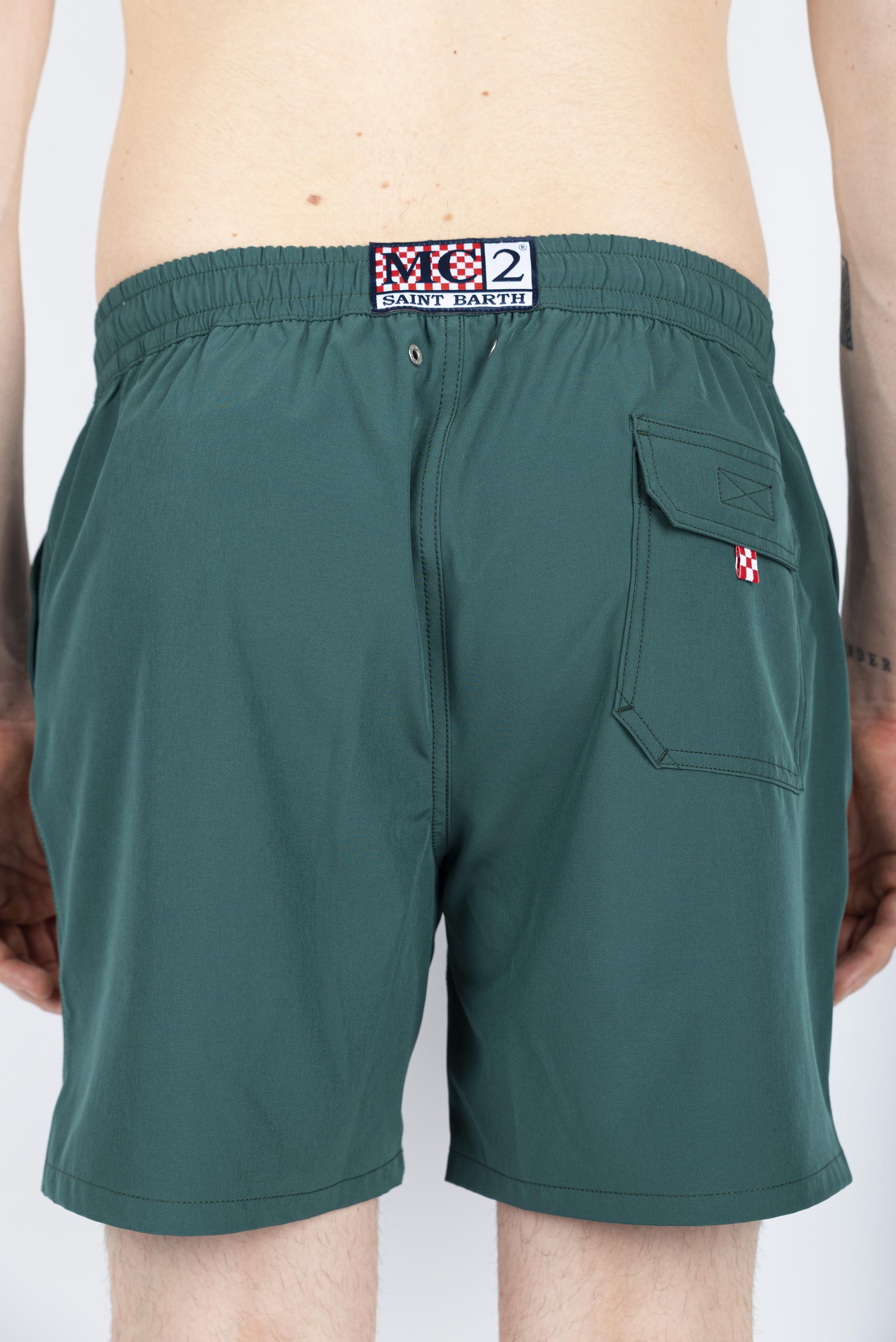 Costume classico elasticizzata comfort con ricamo "Saint Barth Beach Club" verde COM0007 05150H MC2 SAINT BARTH 