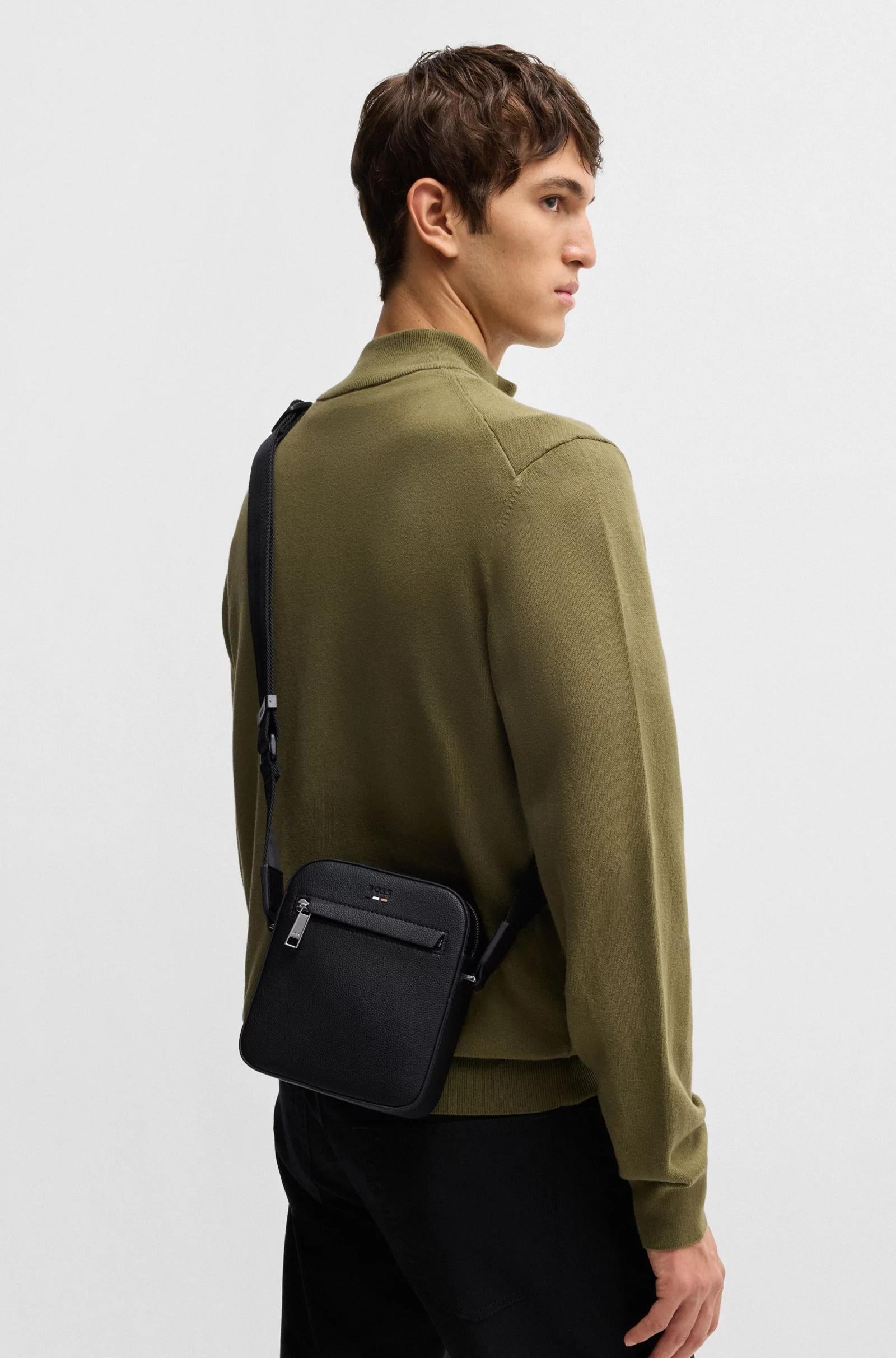 Reporter bag in similpelle martellata con logo 50536475 001 BOSS ACCESSORIES 