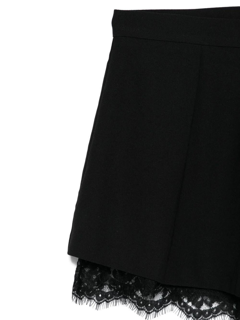 Bermuda nero con dettaglio in pizzo KFBE007CGA021 N000 PINKO 