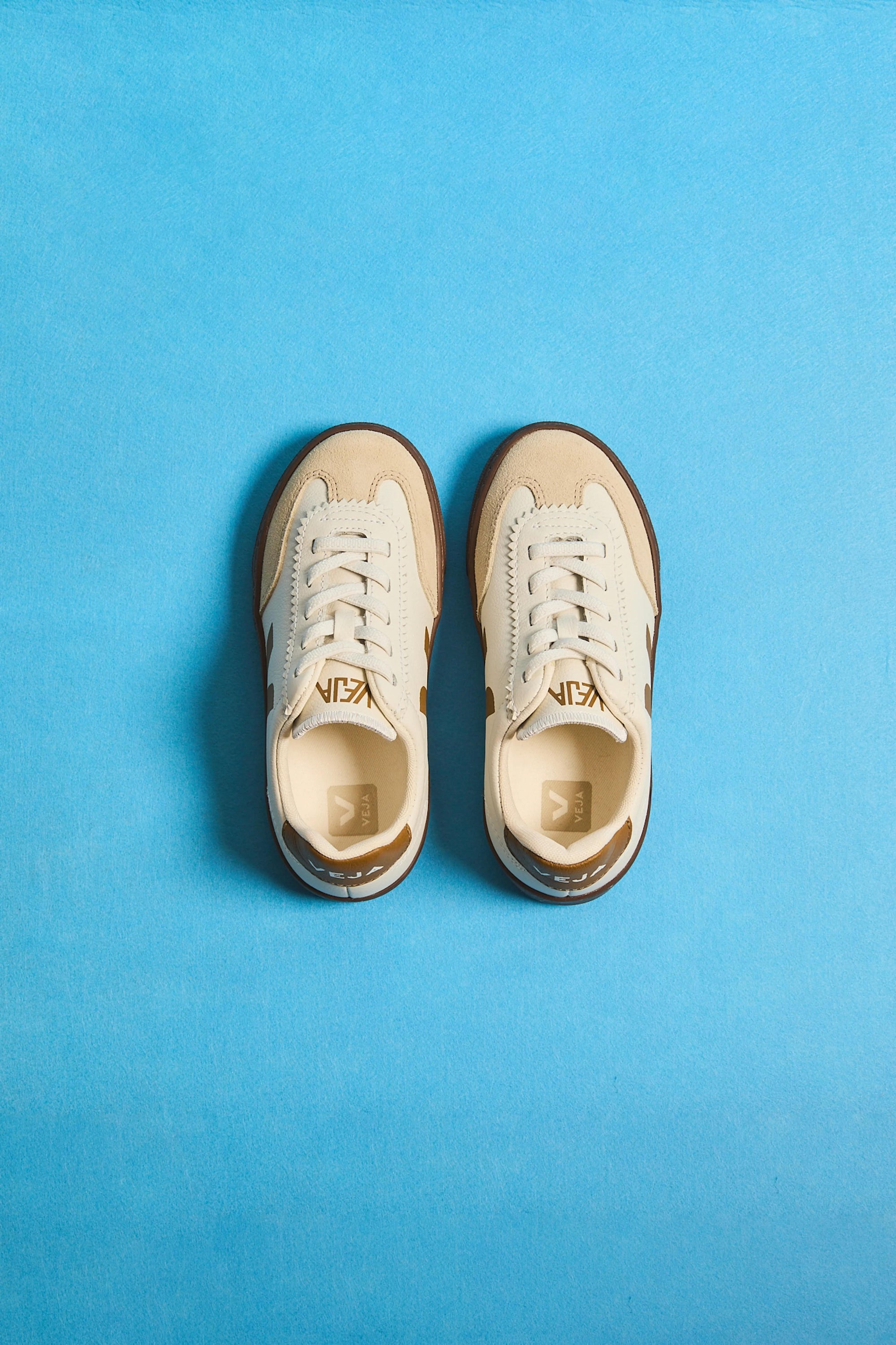 Volley Elastic Laces Leather White Almond Bark SY2021 566C VEJA 