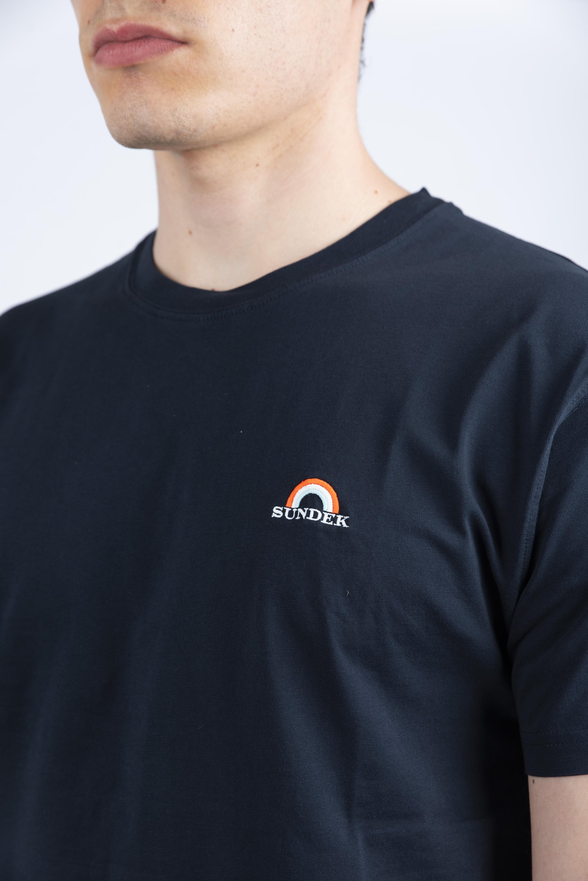 T-shirt con ricamo Arcobaleno navy M677TEJS800 00701 SUNDEK 