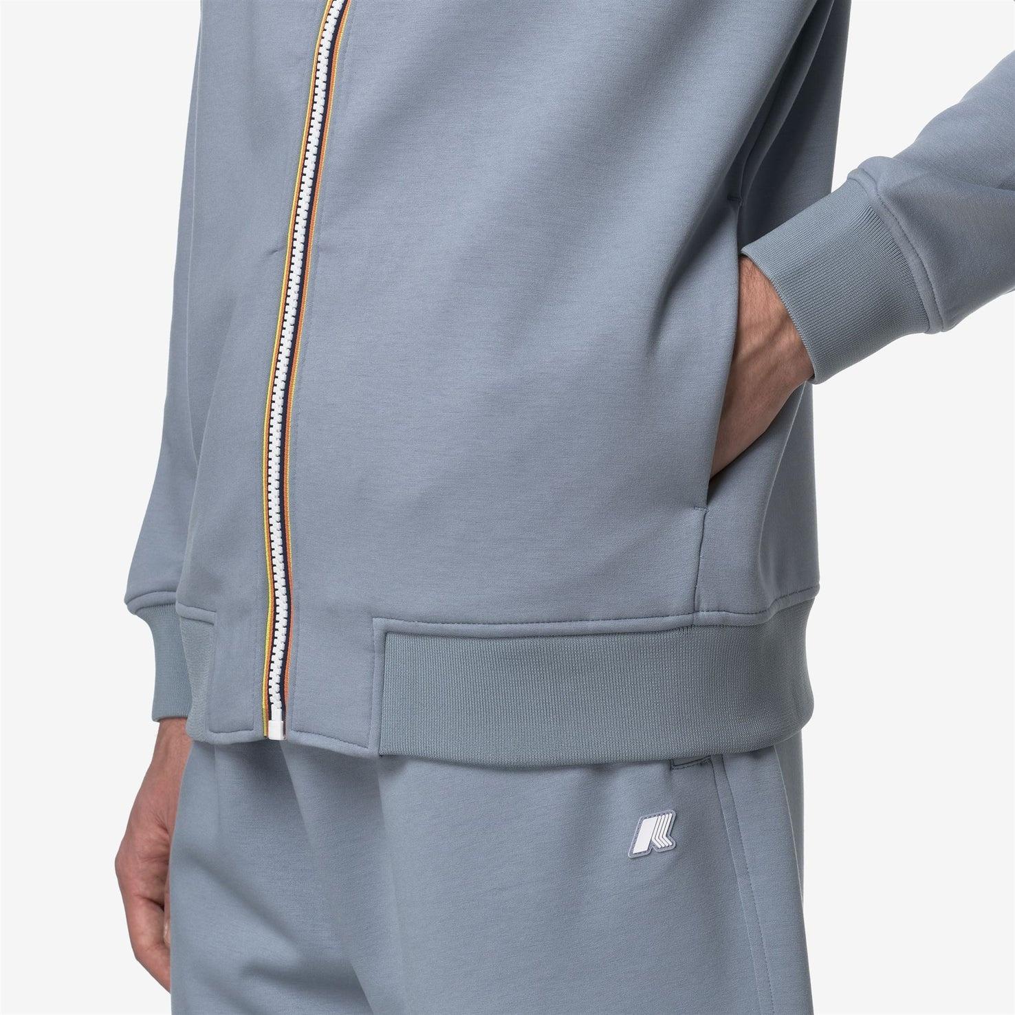 Giacca in caldo pile da uomo grigio con cappuccio regolabile K1151UW WA9 K-WAY 