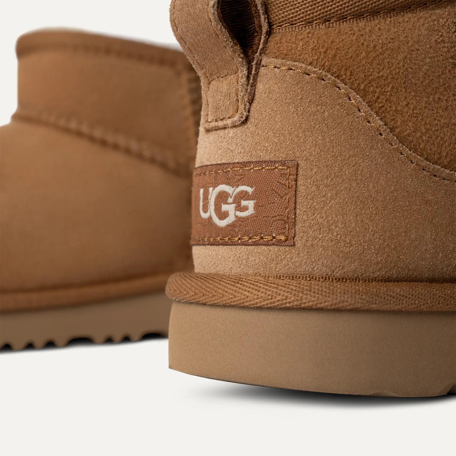 Bambini Stivali Classic Ultra Mini 1130750K CHE UGG 